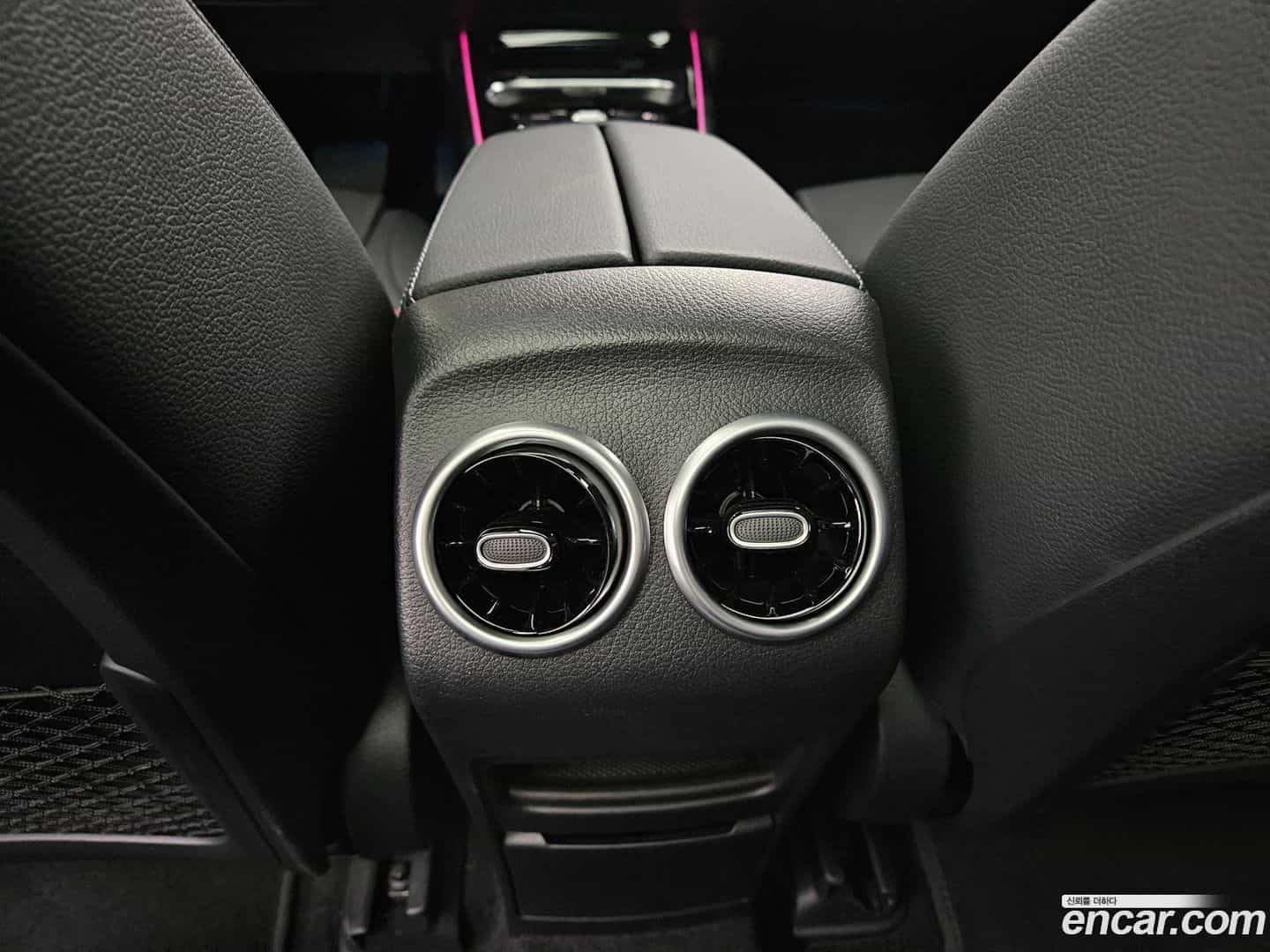 EQA Mercedes-Benz 2025.6-INNER-009