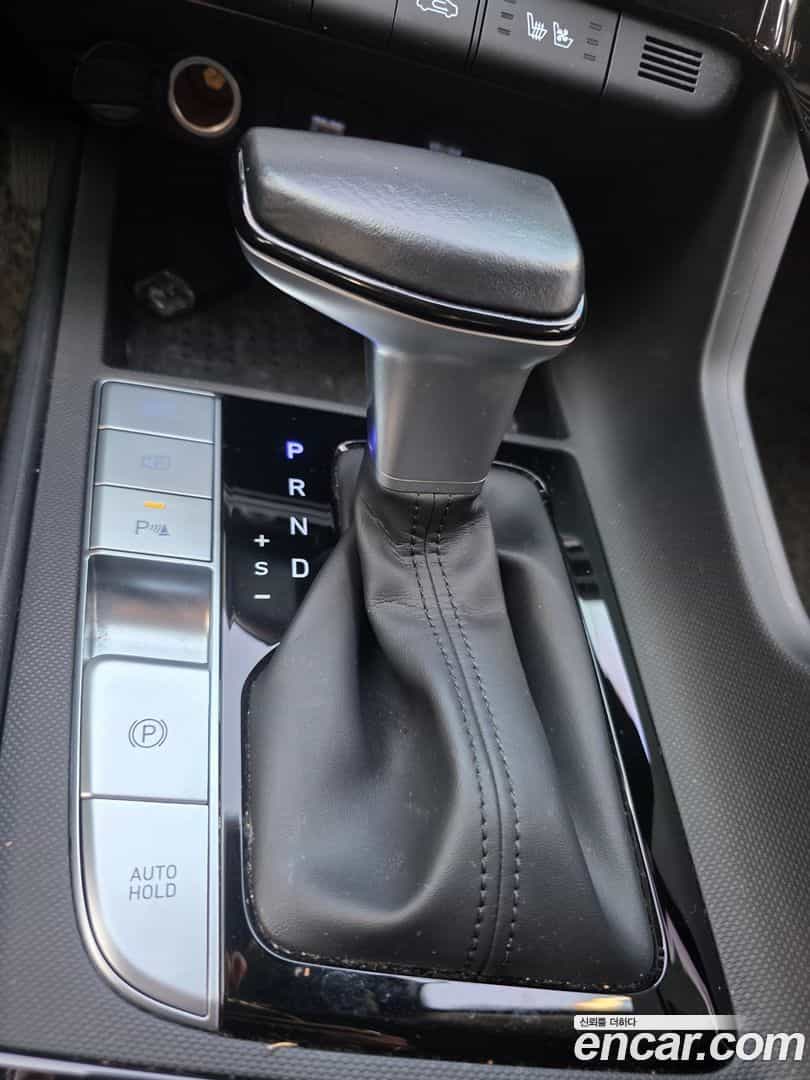 AVANTE Hyundai 2021.10-INNER-9