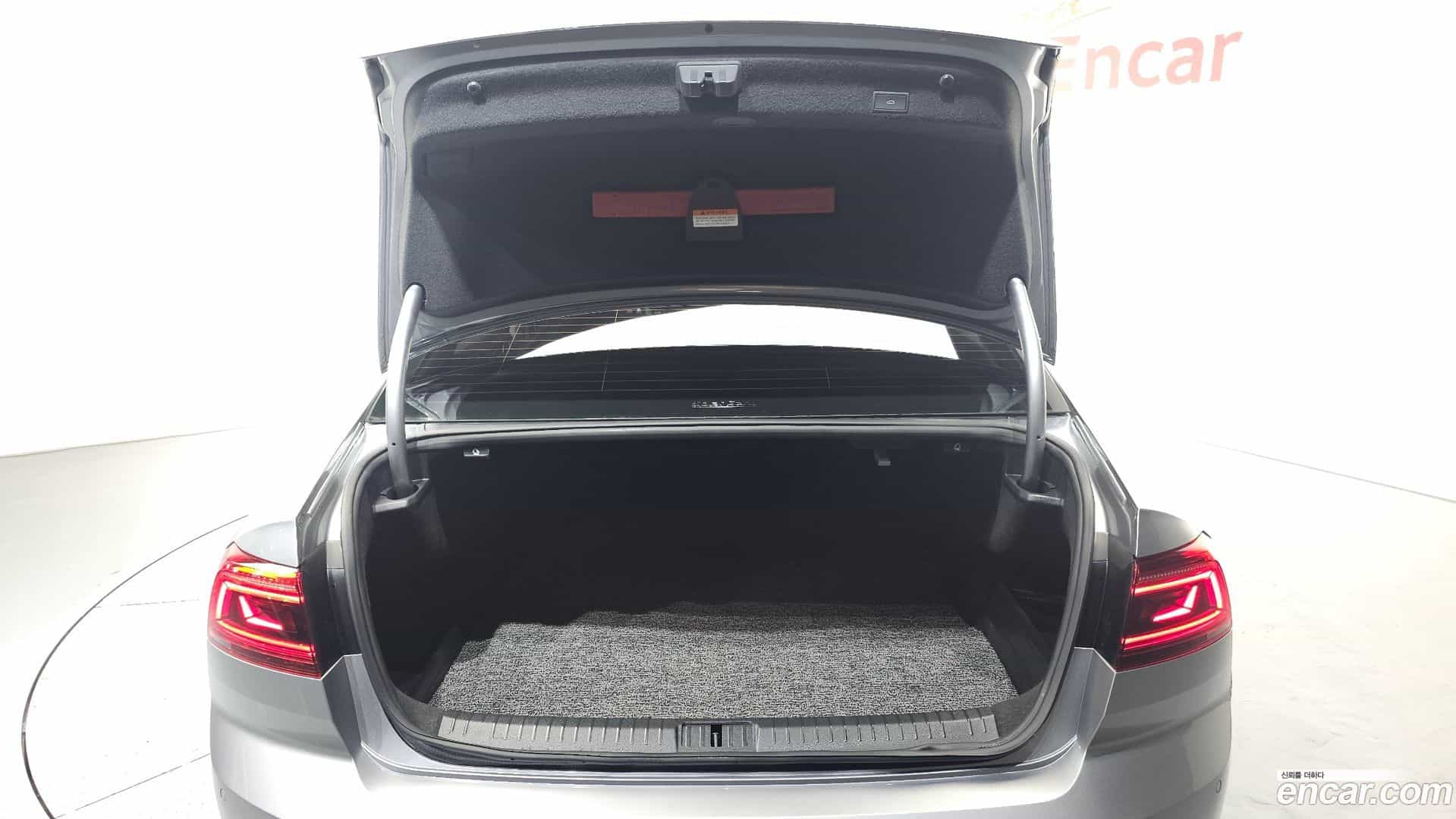 Passat Volkswagen 2021.11-OPTION-024