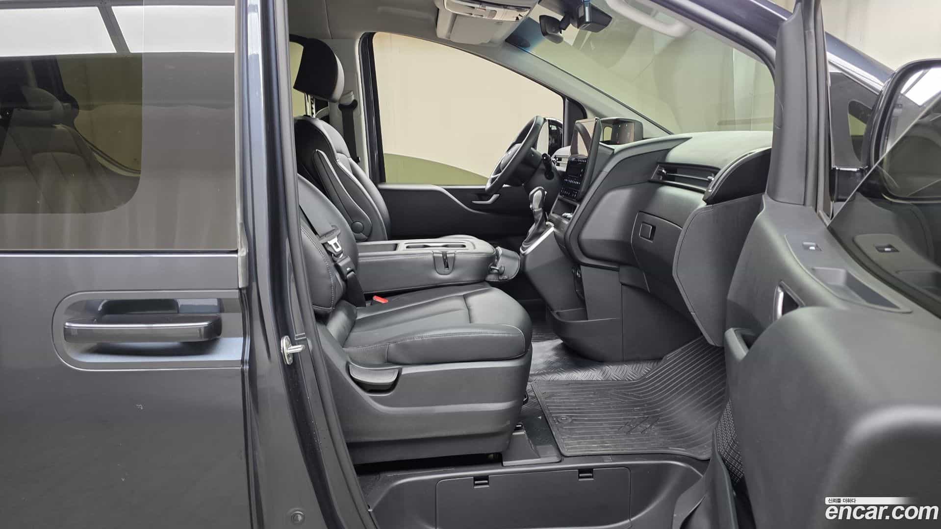 Staria Hyundai 2022.7-OPTION-15