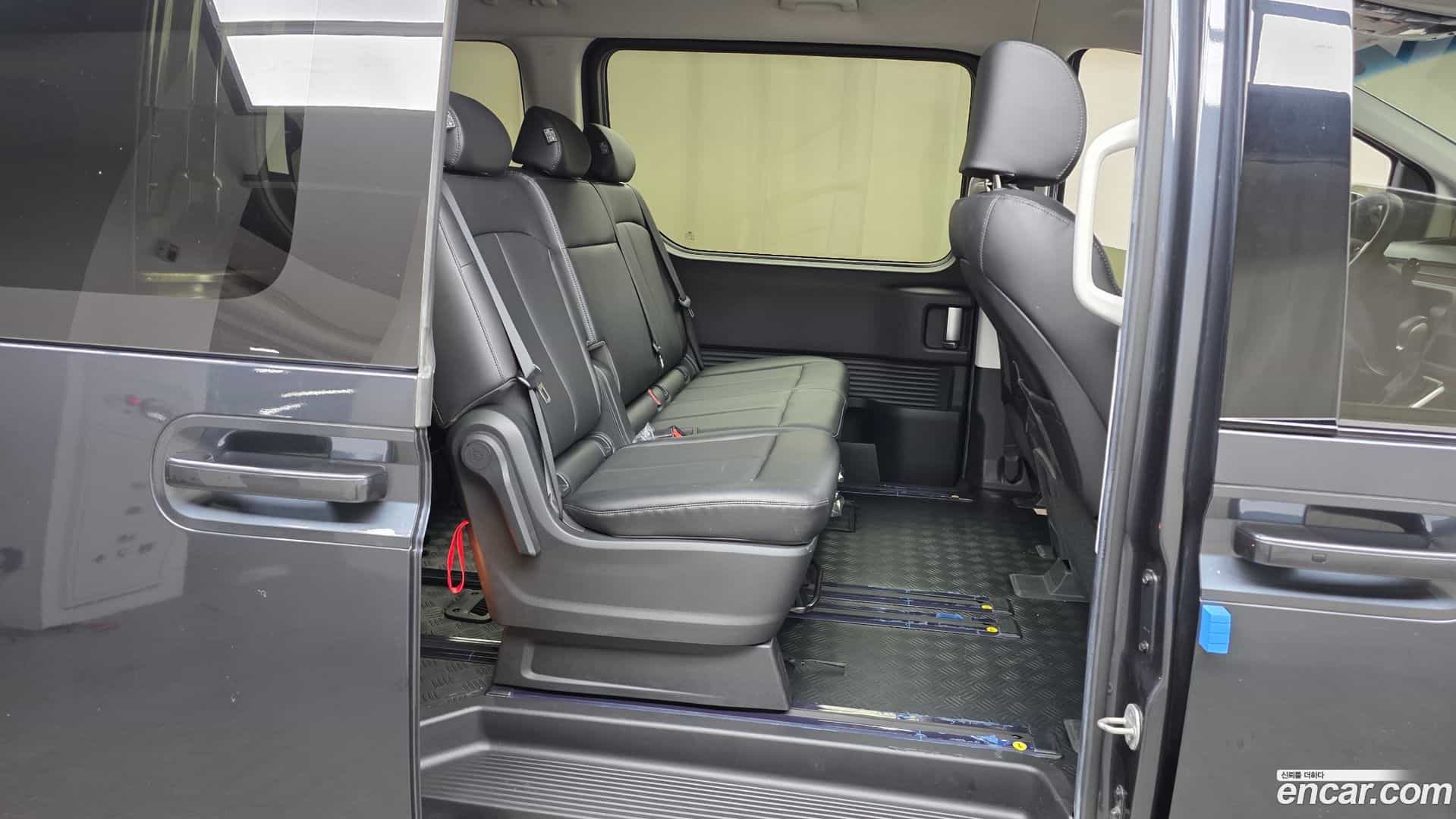 Staria Hyundai 2022.7-OPTION-16
