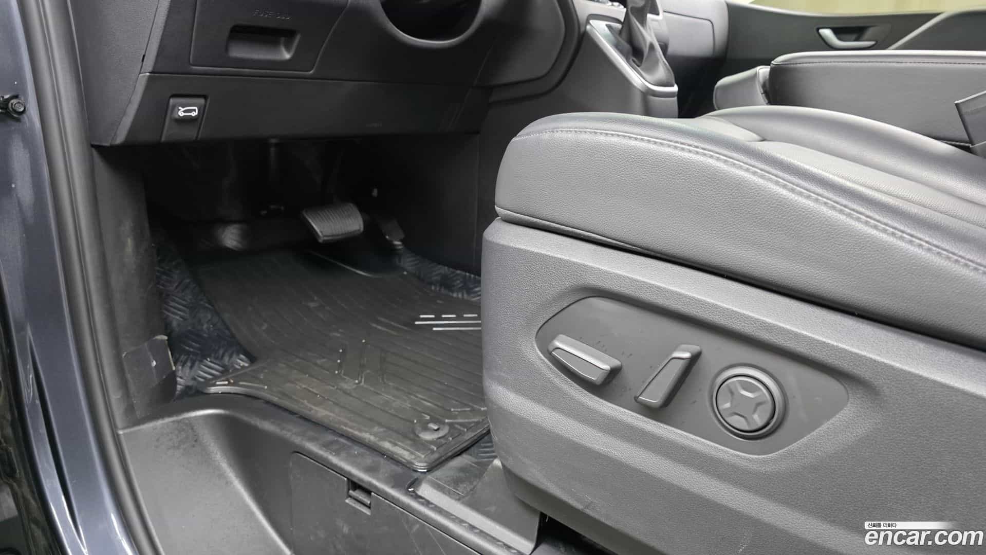 Staria Hyundai 2022.7-OPTION-23