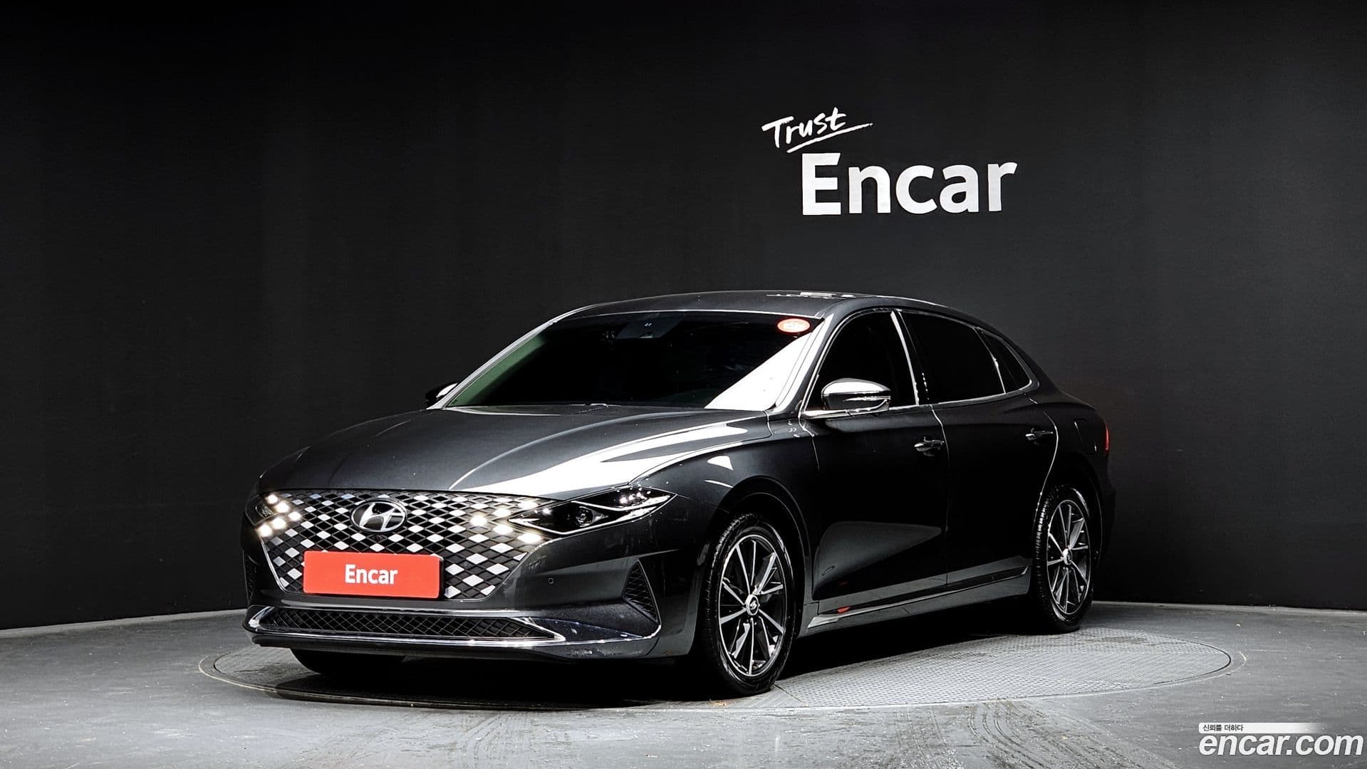 Main__Slider__Photo:Grandeur Hyundai 2021.10-0