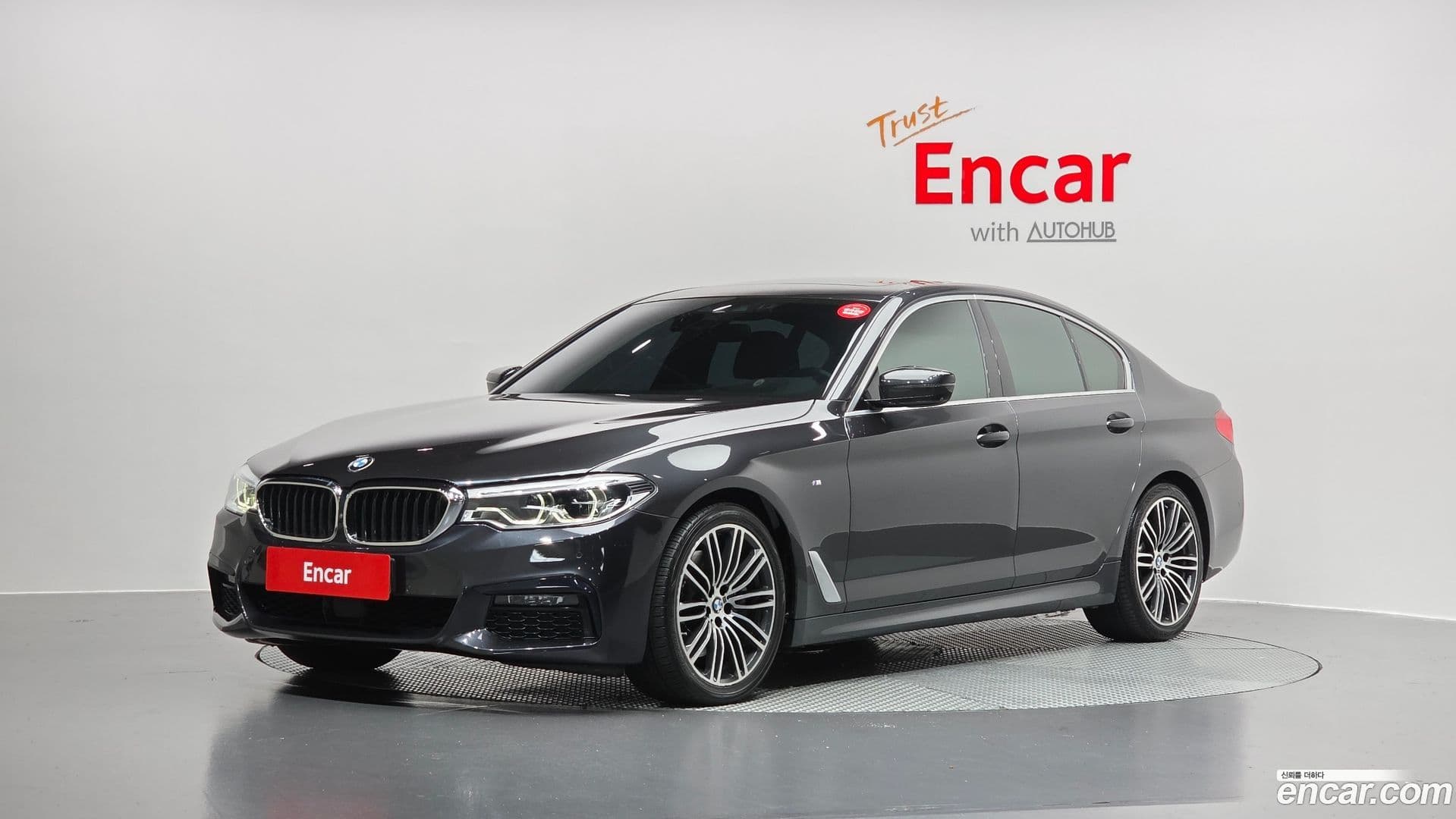 Main__Slider__Photo:5-Series BMW 2019.5-0