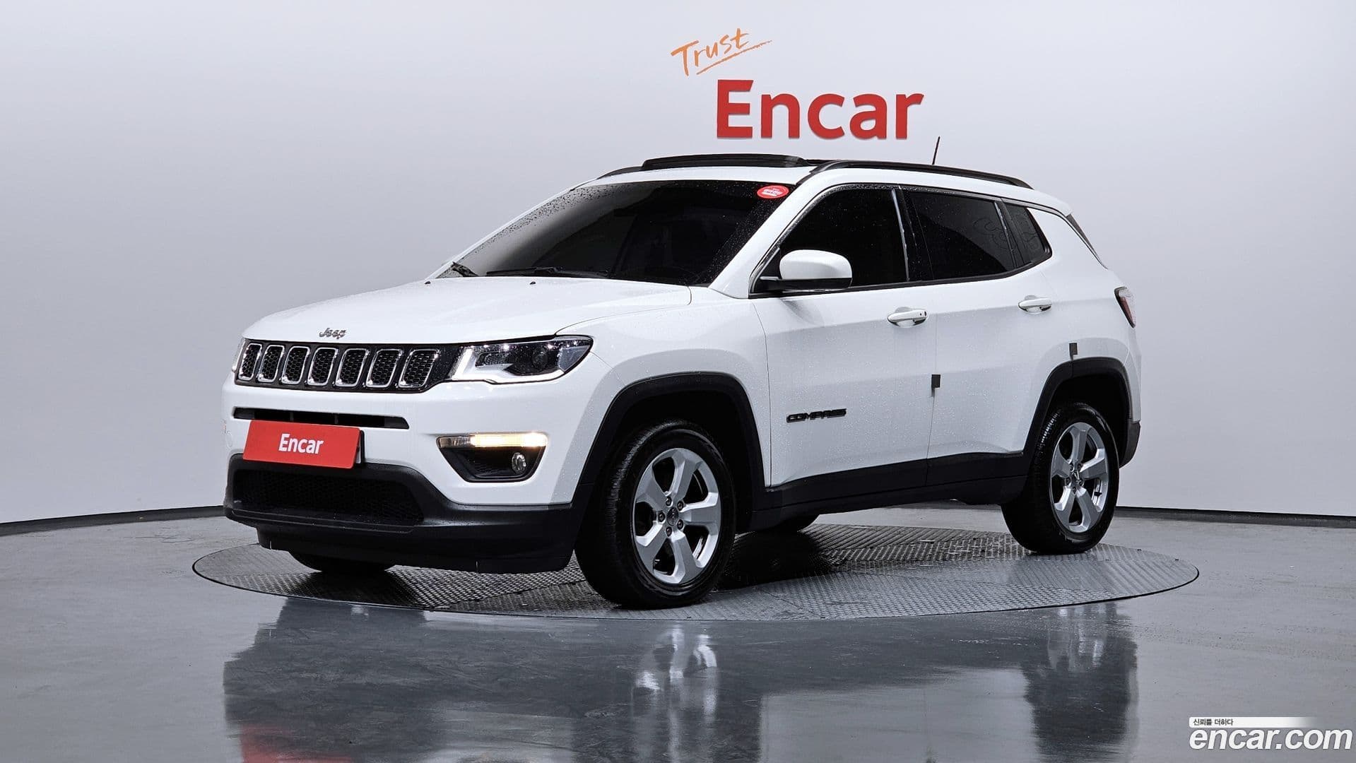 Main__Slider__Photo:Compass Jeep 2018.10-0