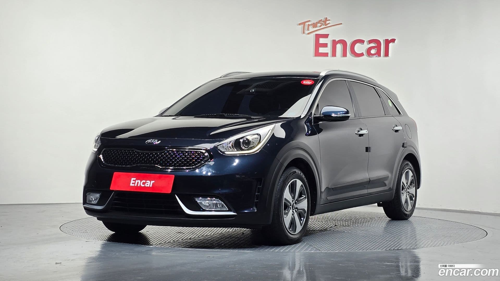 Main__Slider__Photo:Niro Kia 2018.8-0