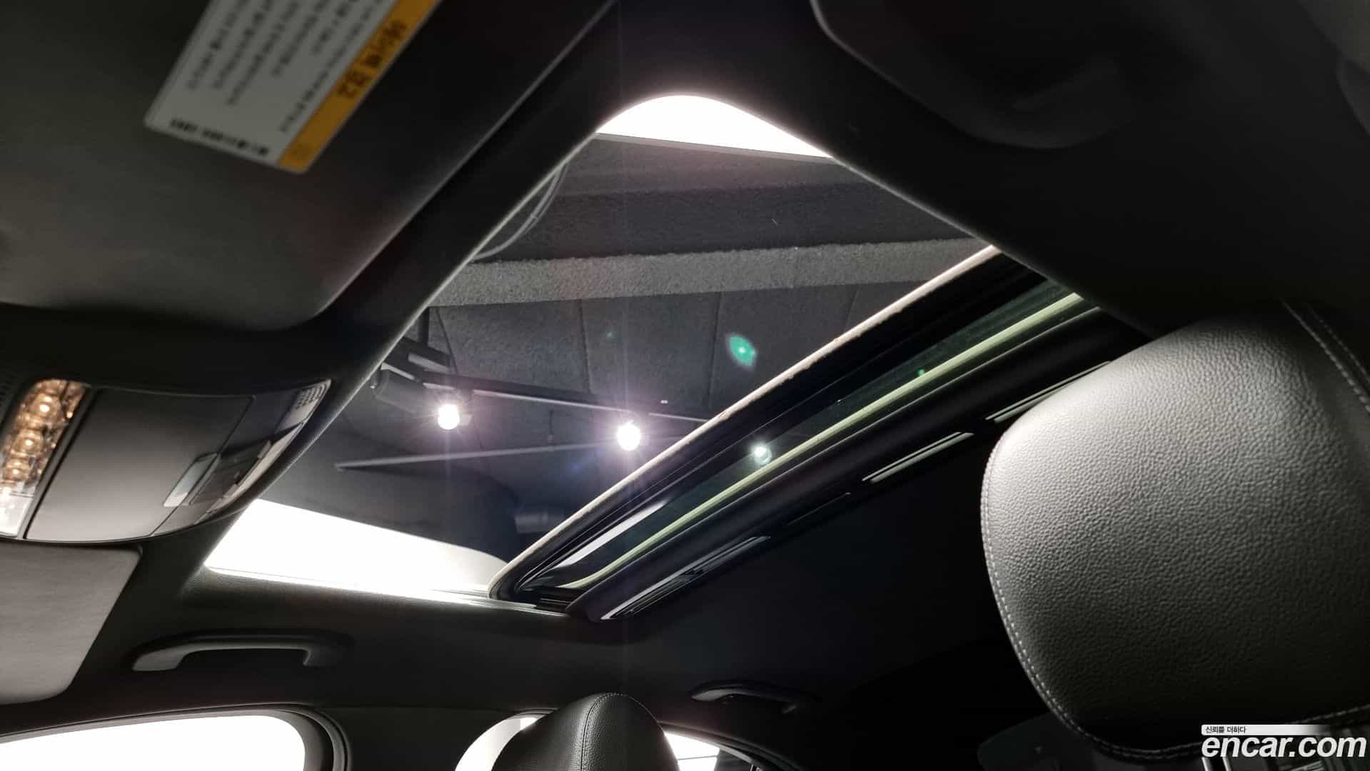 C-Class Mercedes-Benz 2018.11-OPTION-023