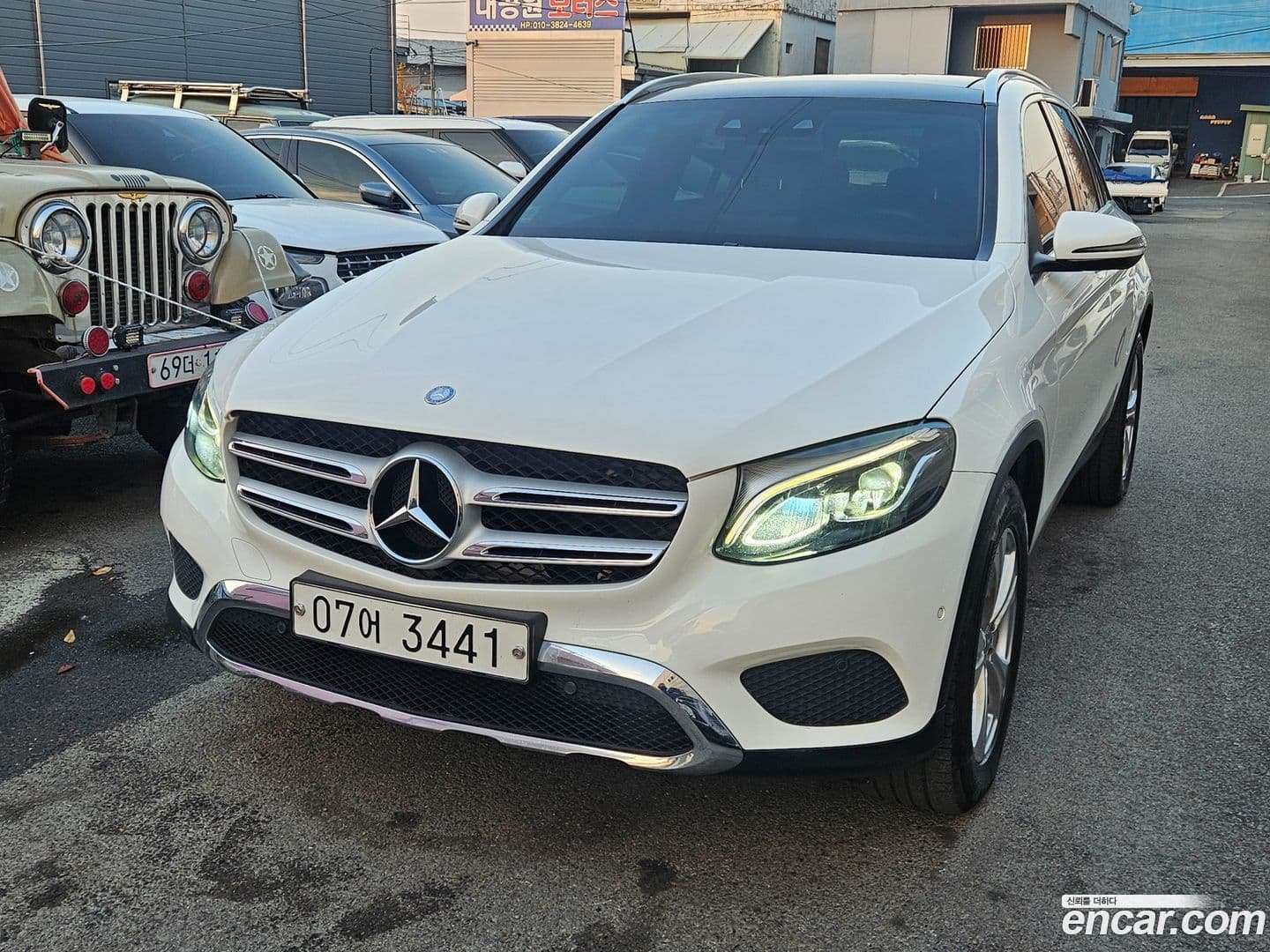 Main__Slider__Photo:GLC-Class Mercedes-Benz 2017.4-0