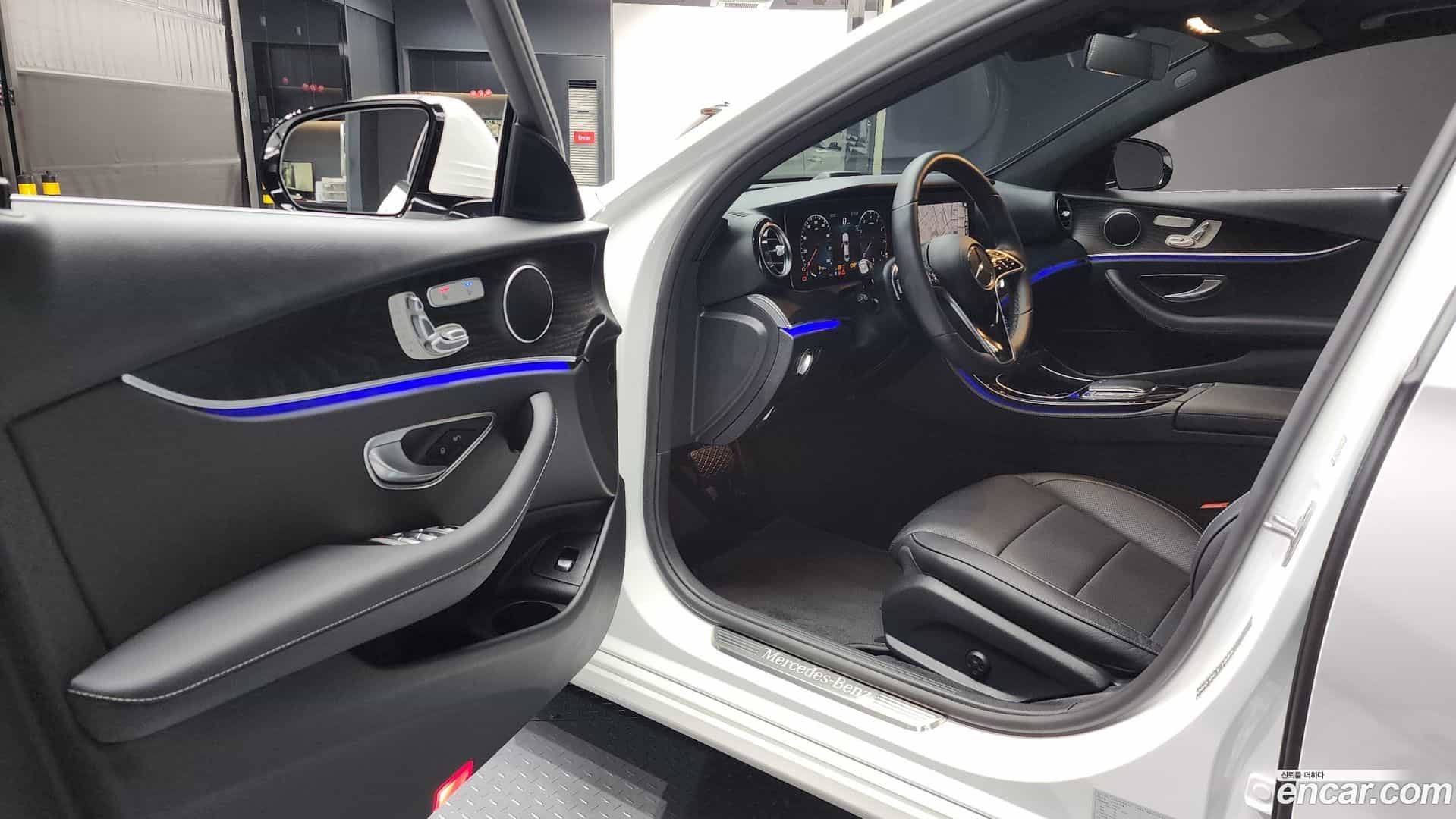 E-Class Mercedes-Benz 2023.10-INNER-10