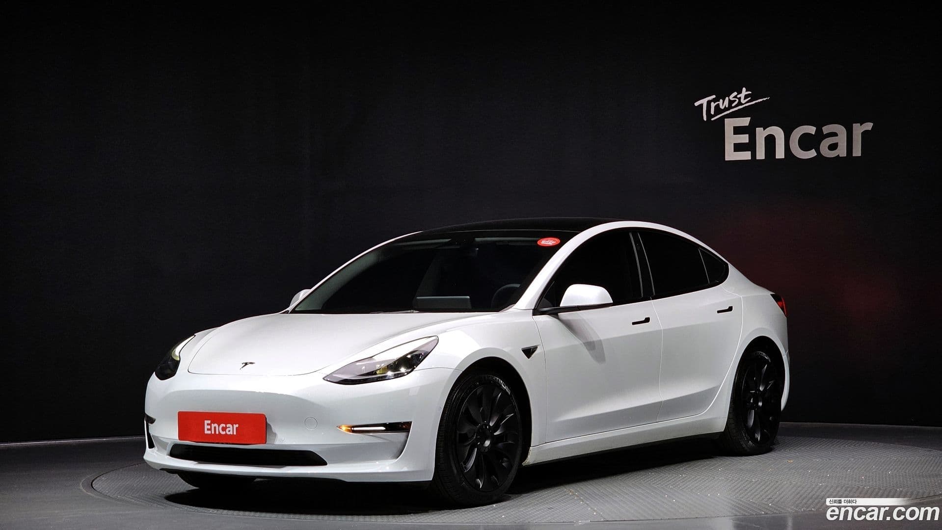 Main__Slider__Photo:Model 3 Tesla 2022.10-0