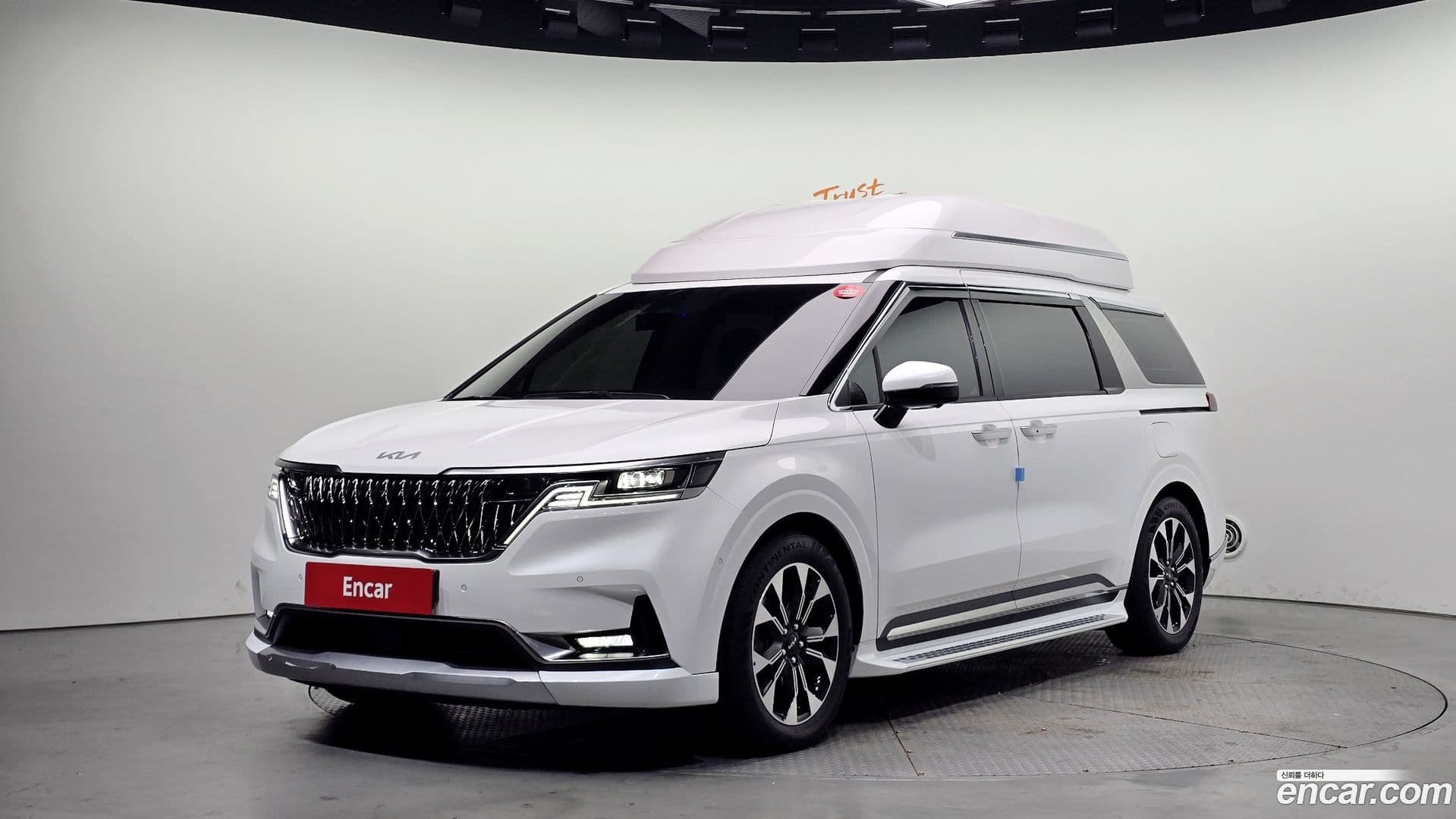 Main__Slider__Photo:Canival Kia 2021.9-0