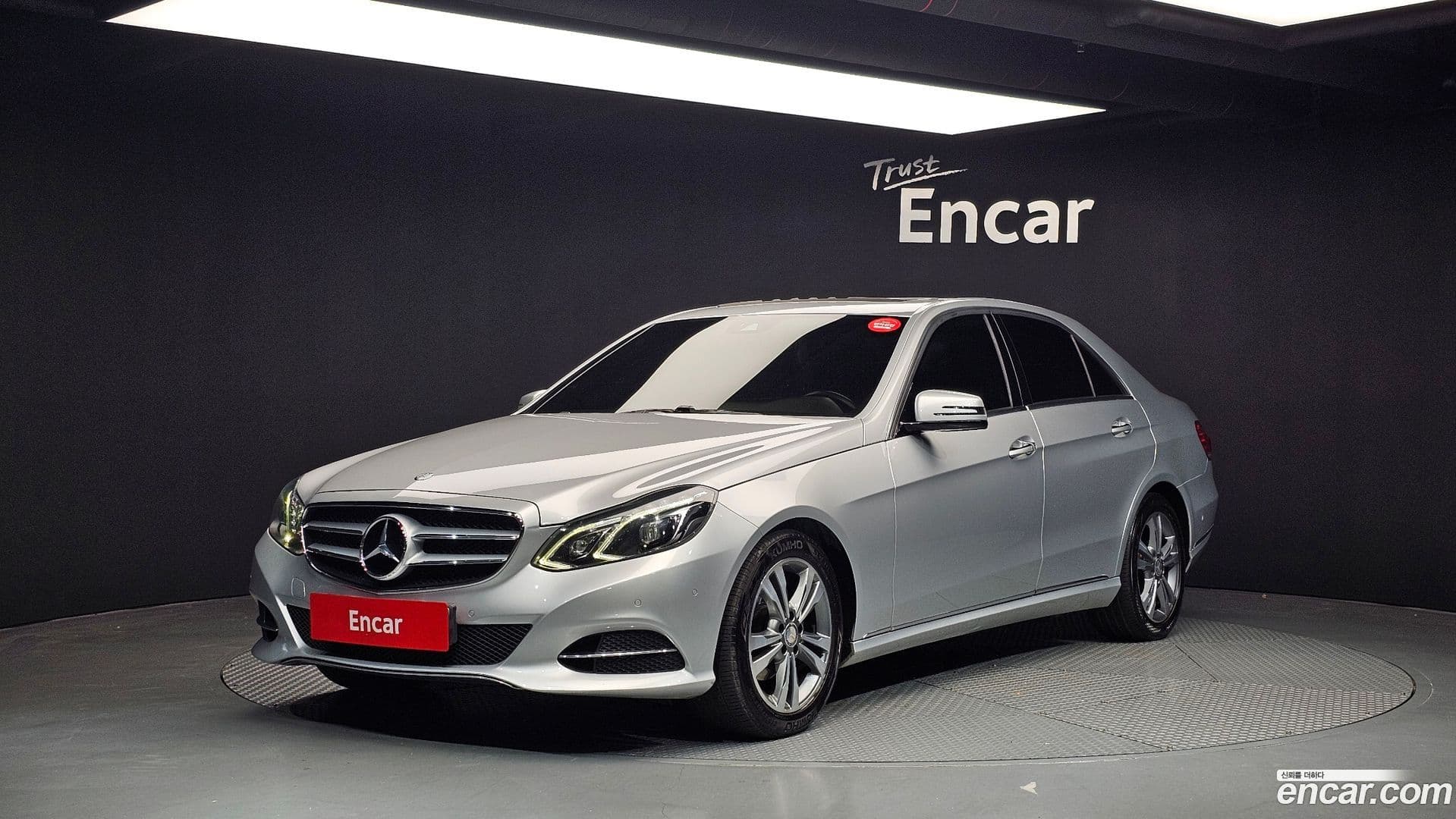 Main__Slider__Photo:E-Class Mercedes-Benz 2015.7-0