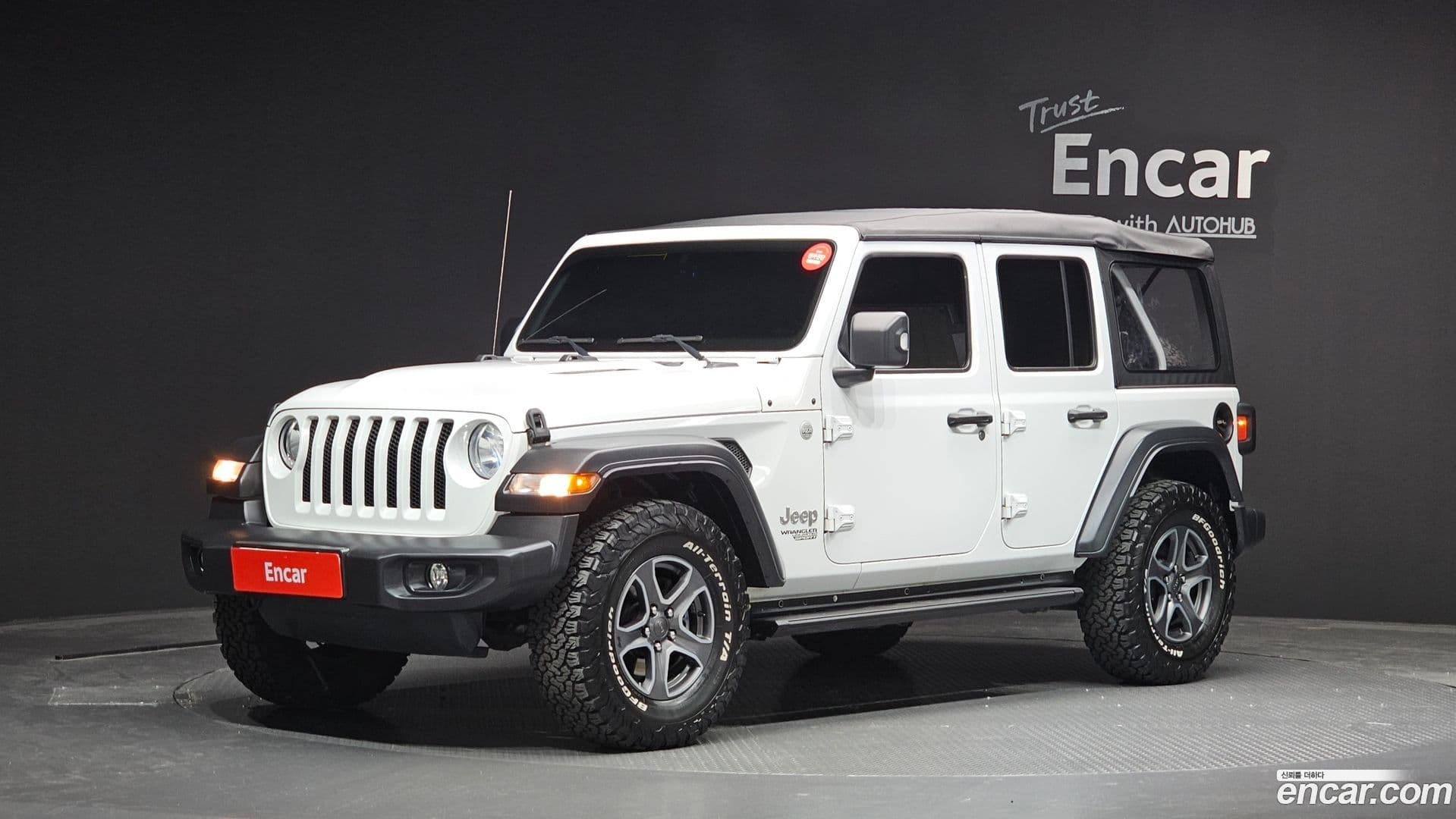 Main__Slider__Photo:Wrangler Jeep 2019.11-0