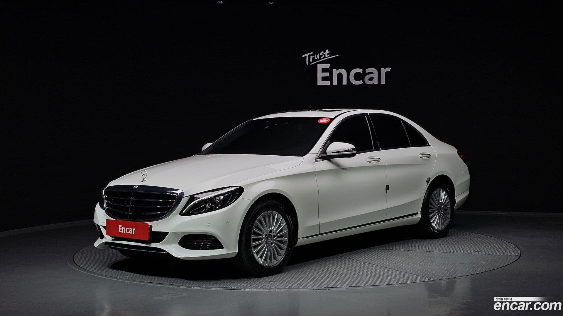 Main__Slider__Photo:C-Class Mercedes-Benz 2016.0-0