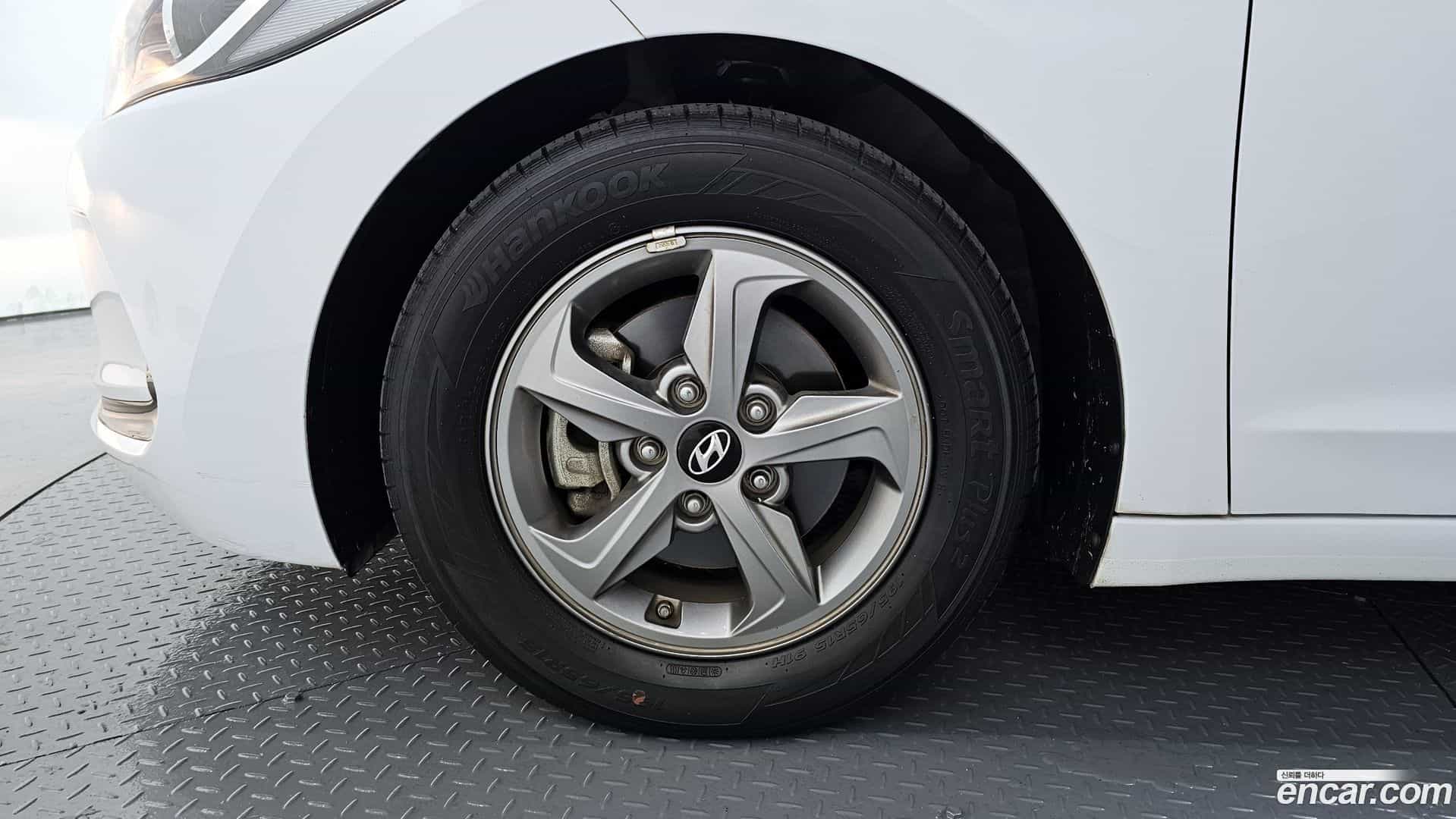 AVANTE Hyundai 2018.0-OUTER-5