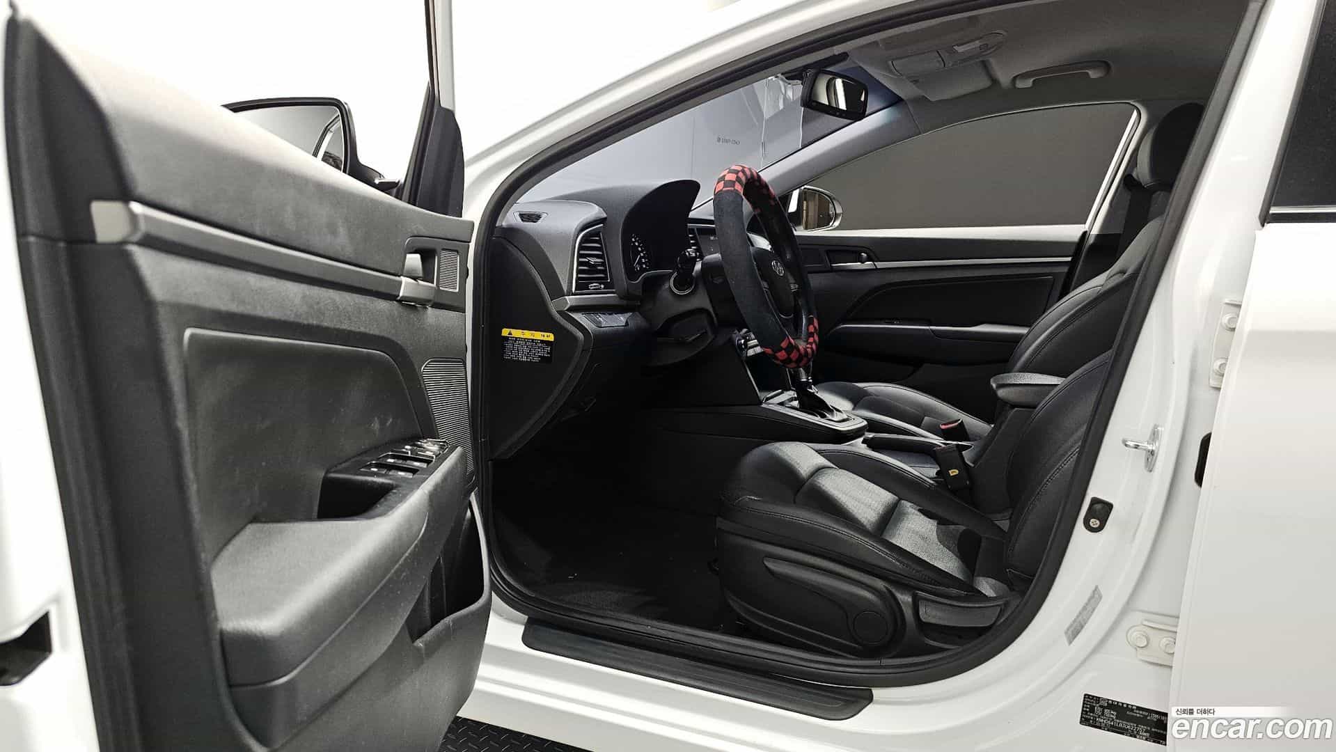 AVANTE Hyundai 2018.0-INNER-10