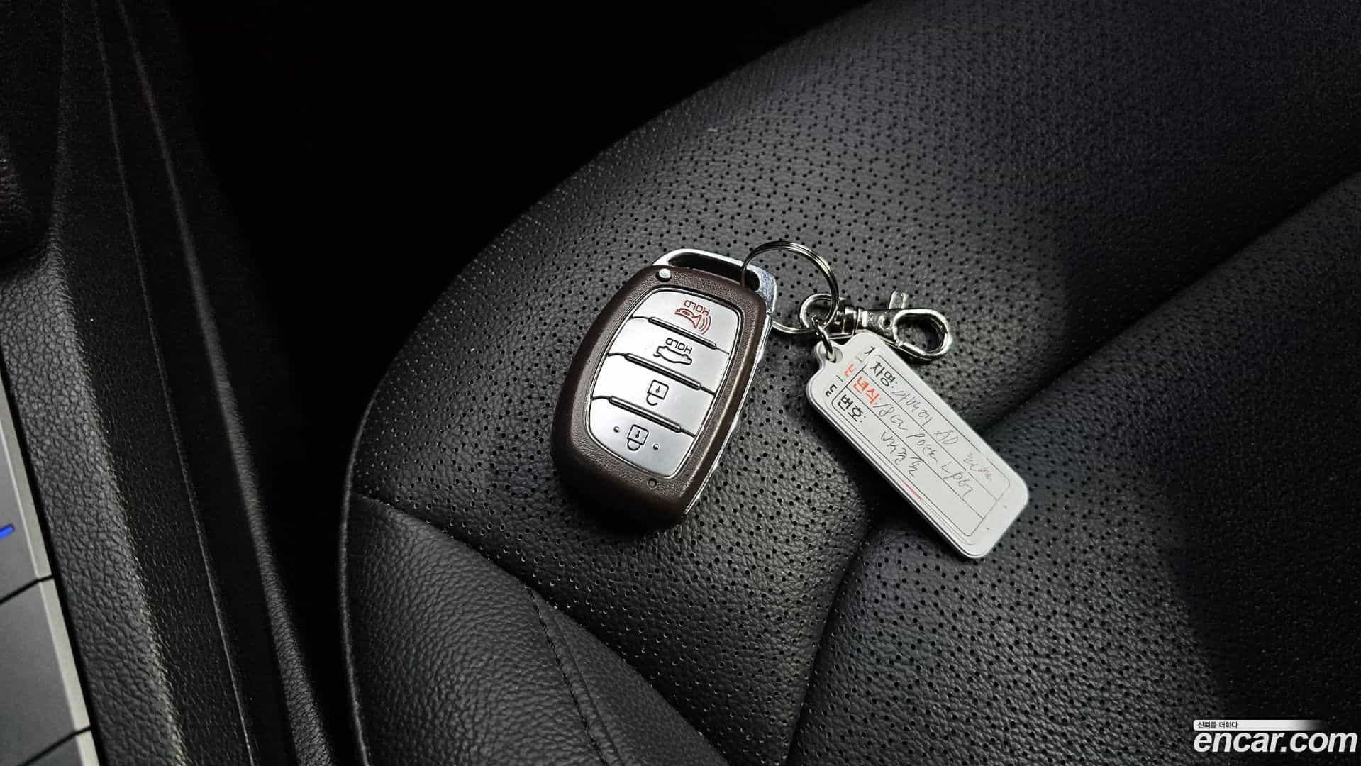 AVANTE Hyundai 2018.0-OPTION-22