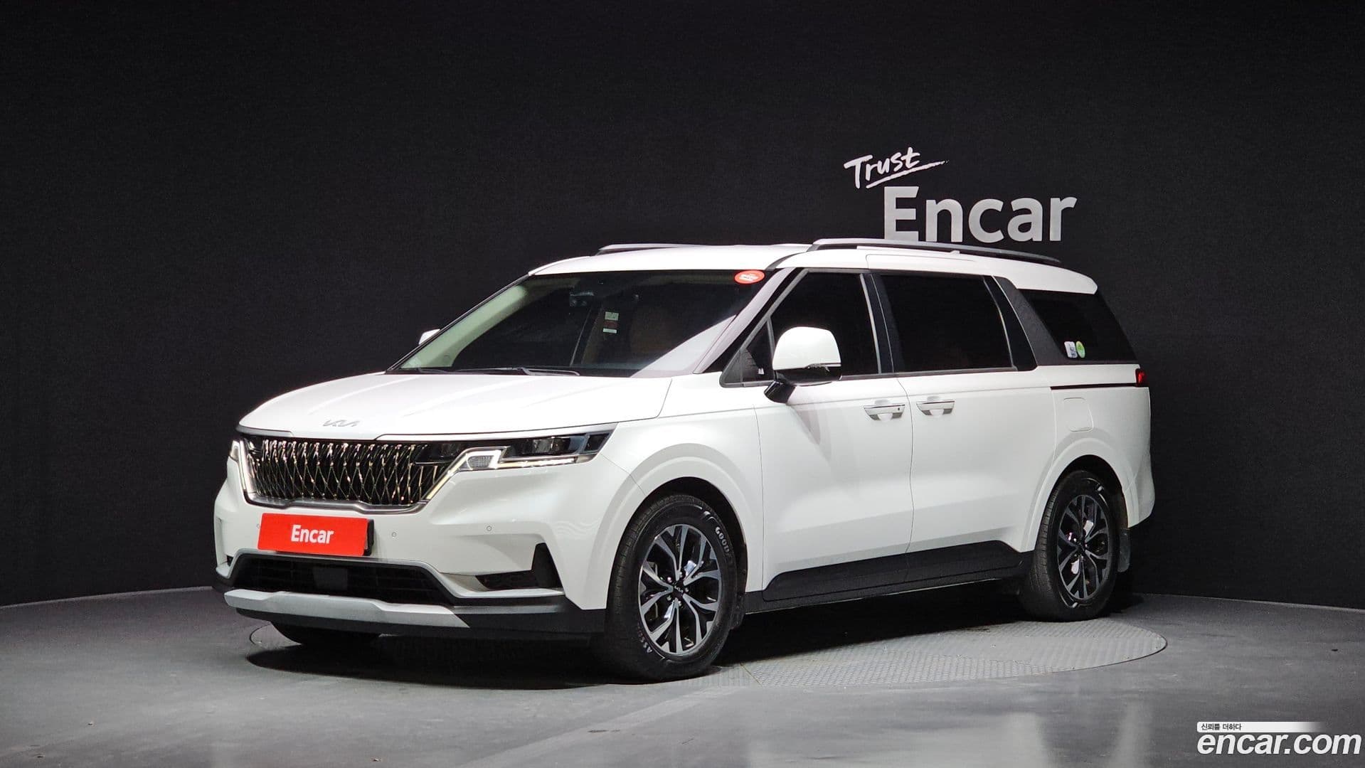 Main__Slider__Photo:Canival Kia 2023.4-0