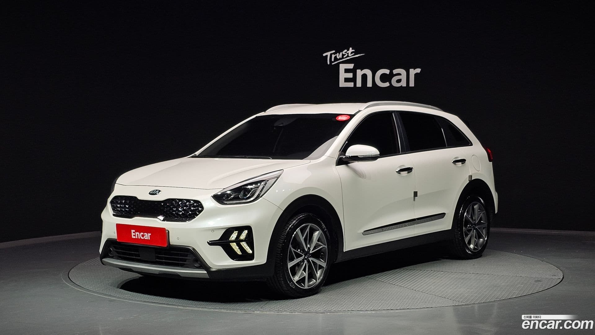 Main__Slider__Photo:Niro Kia 2020.6-0