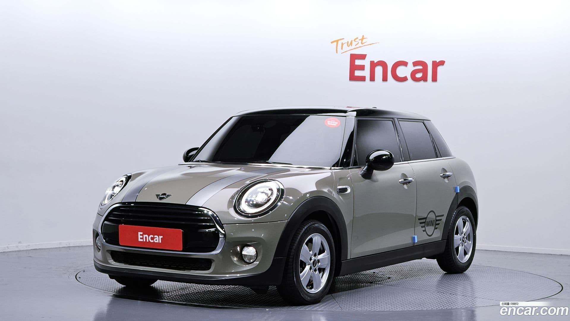 Main__Slider__Photo:Cooper Mini 2019.0-0