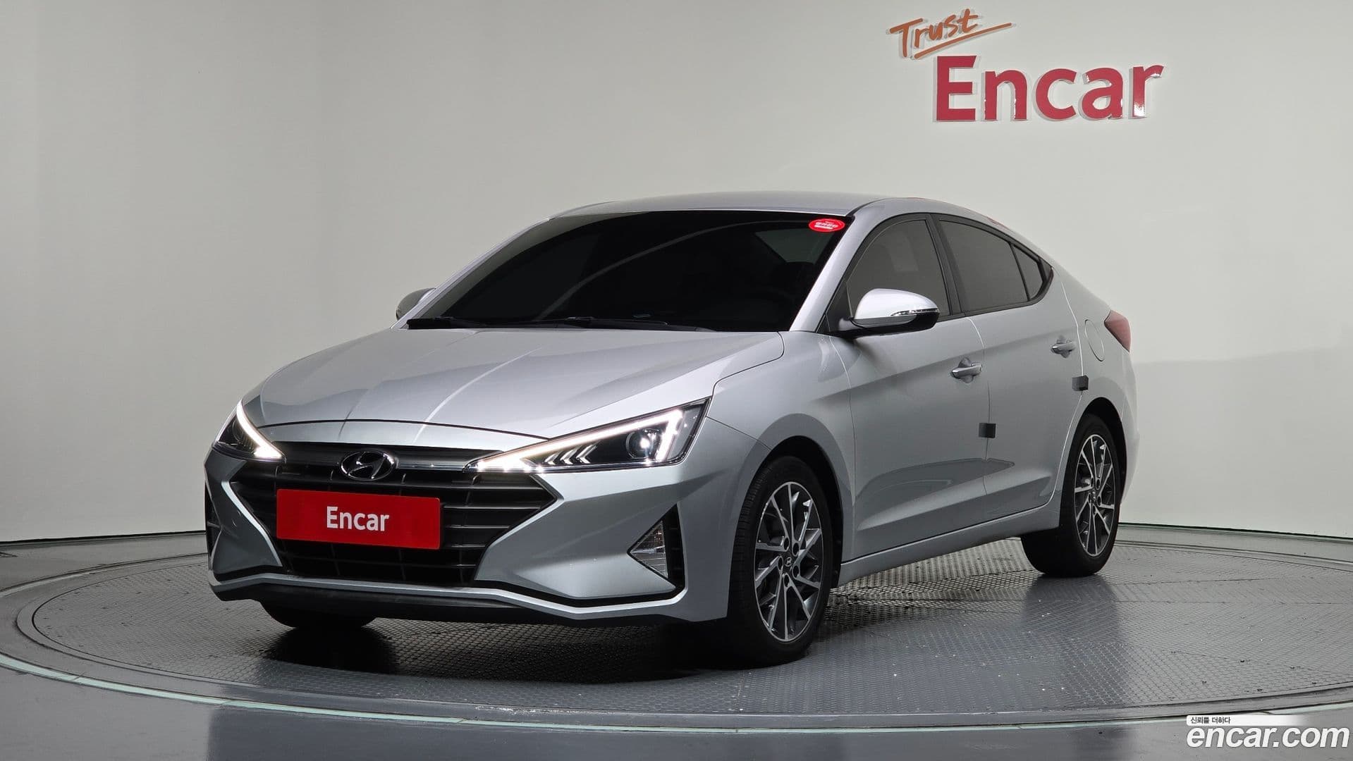 Main__Slider__Photo:AVANTE Hyundai 2018.10-0