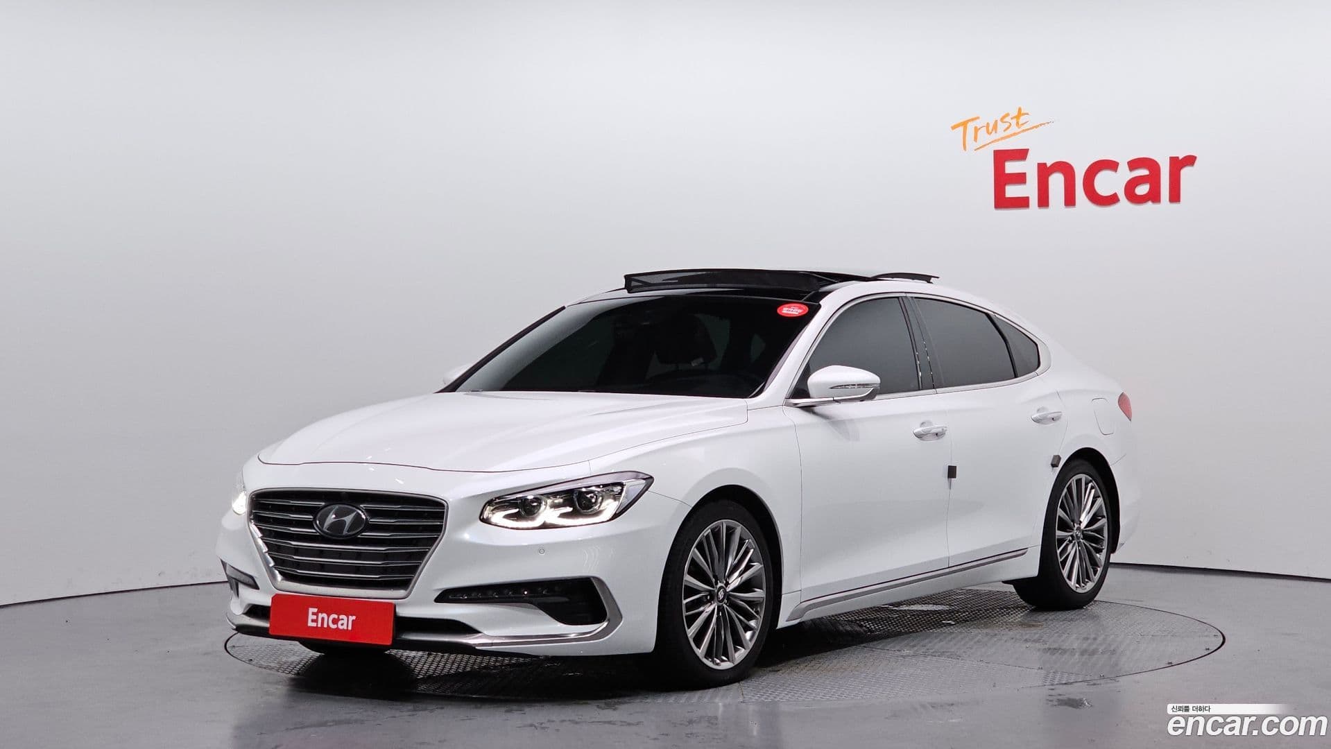 Main__Slider__Photo:Grandeur Hyundai 2019.3-0