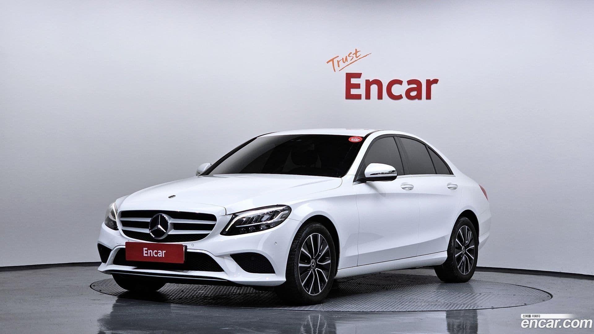 Main__Slider__Photo:C-Class Mercedes-Benz 2019.8-0
