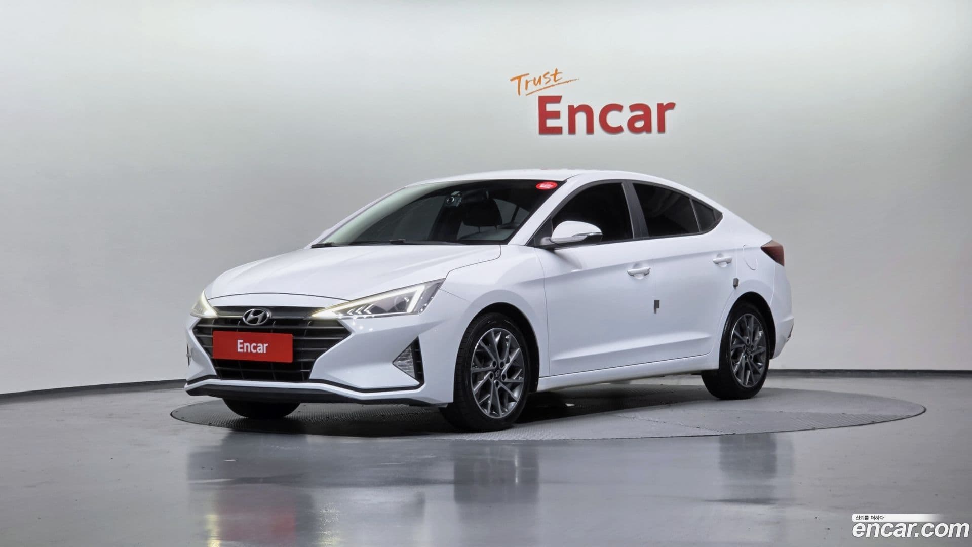 Main__Slider__Photo:AVANTE Hyundai 2019.1-0