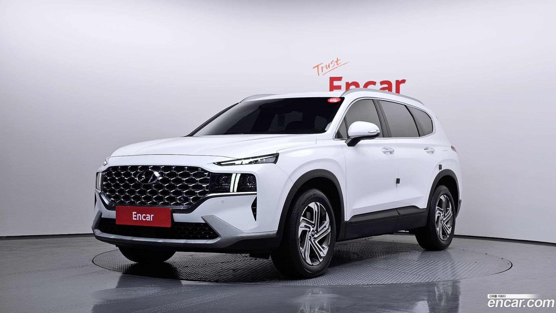 Main__Slider__Photo:Santafe Hyundai 2021.0-0