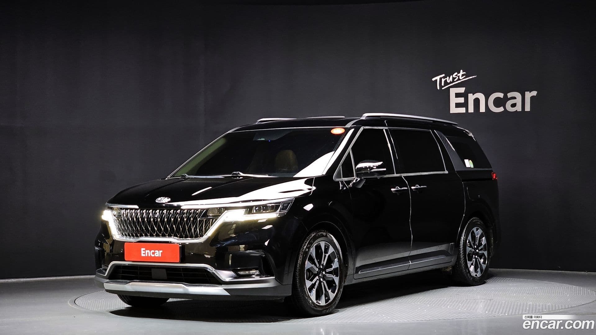Main__Slider__Photo:Canival Kia 2020.11-0