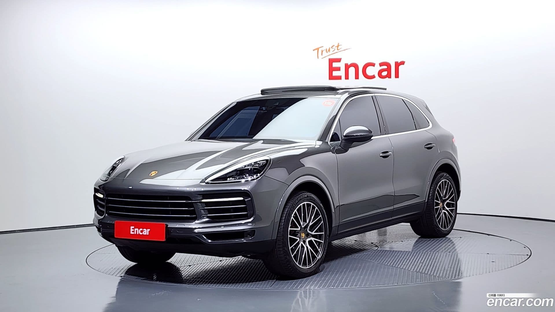 Main__Slider__Photo:Cayenne Porsche 2019.2-0