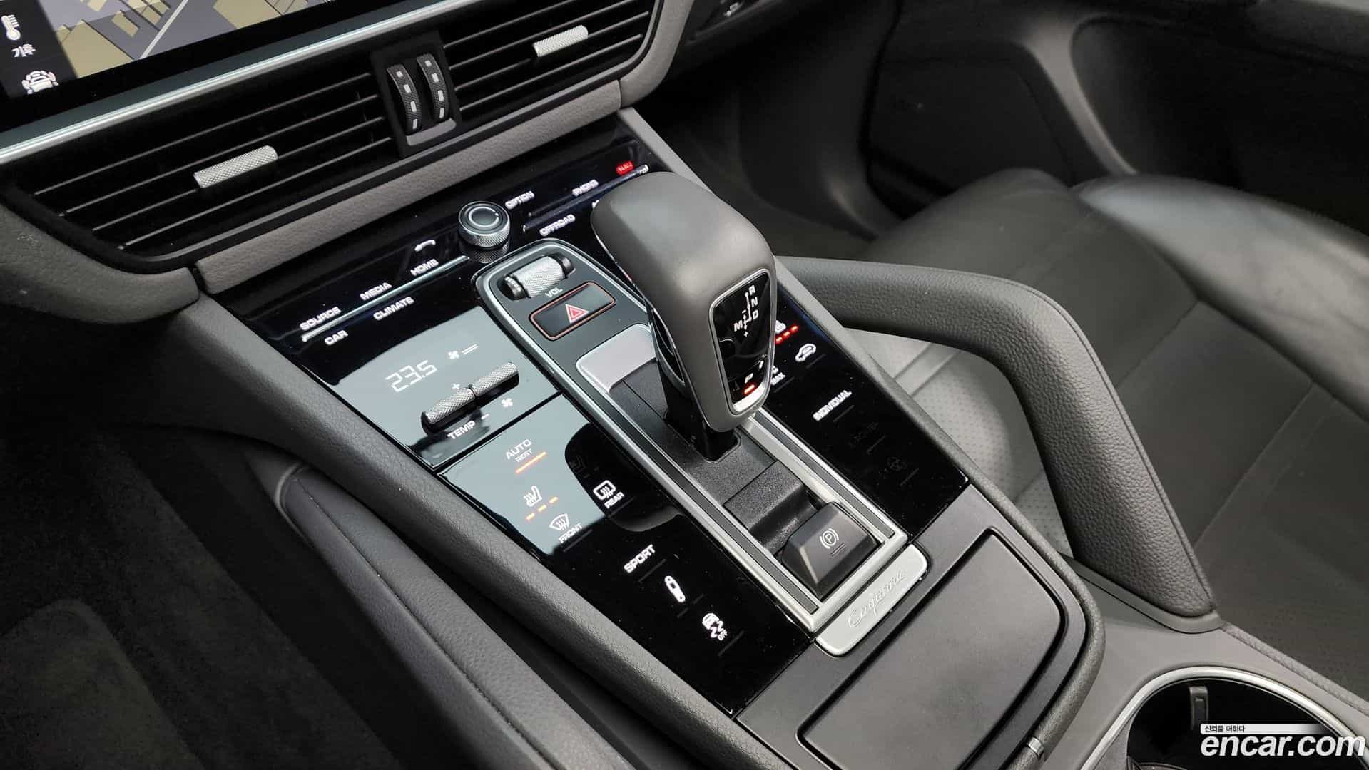 Cayenne Porsche 2019.2-INNER-009