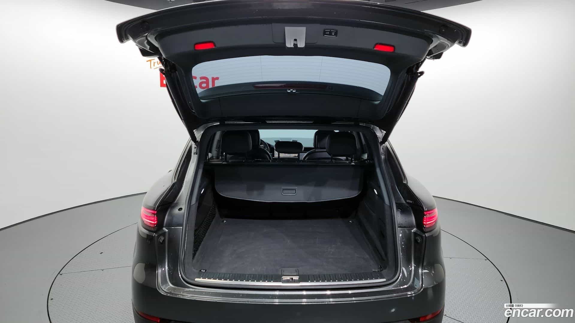 Cayenne Porsche 2019.2-OPTION-024