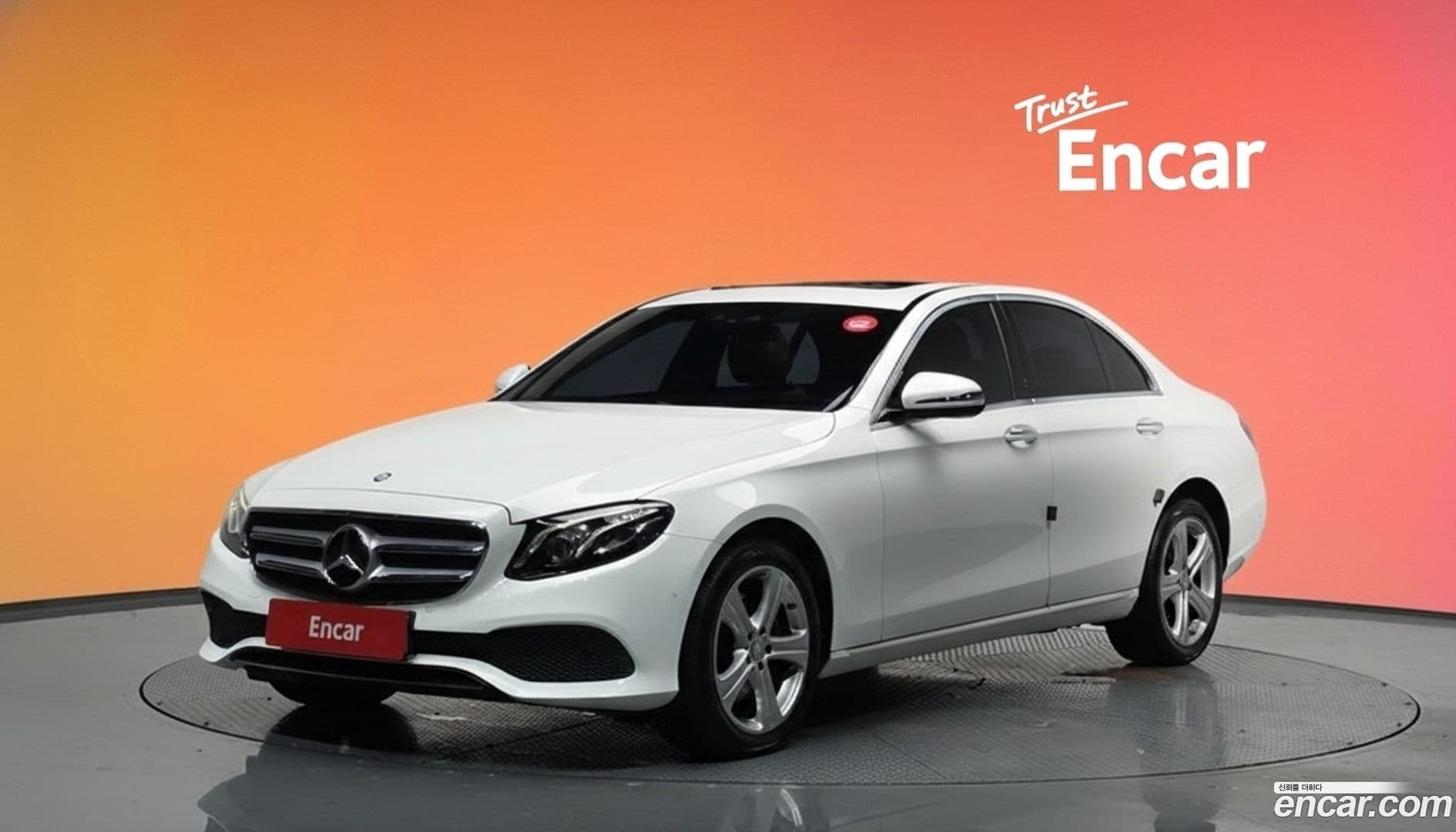 Main__Slider__Photo:E-Class Mercedes-Benz 2017.4-0