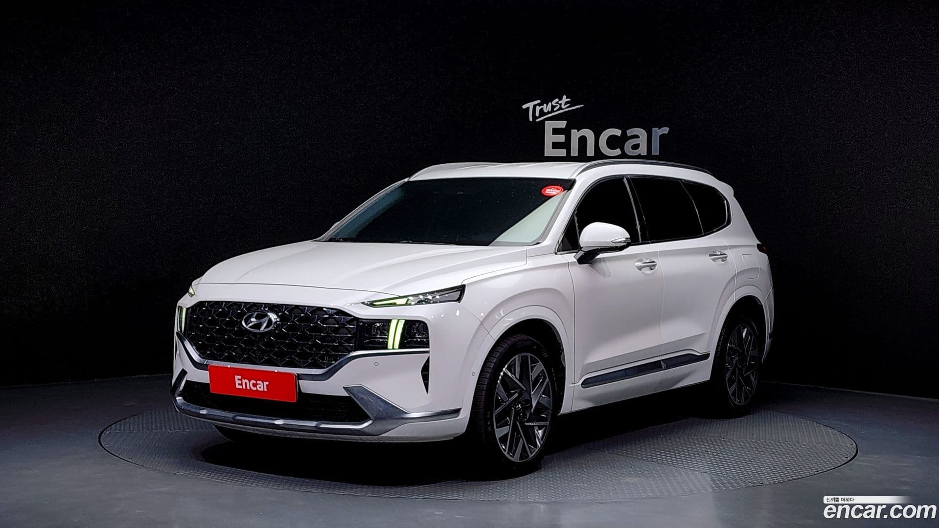 Main__Slider__Photo:Santafe Hyundai 2020.8-0