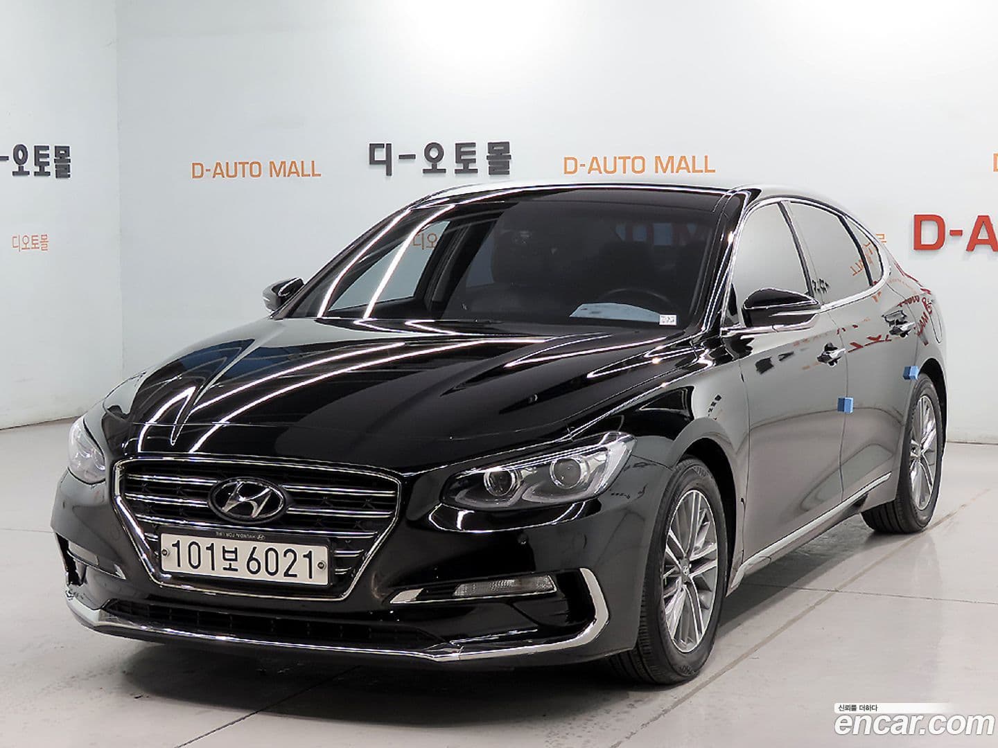 Main__Slider__Photo:Grandeur Hyundai 2017.10-0