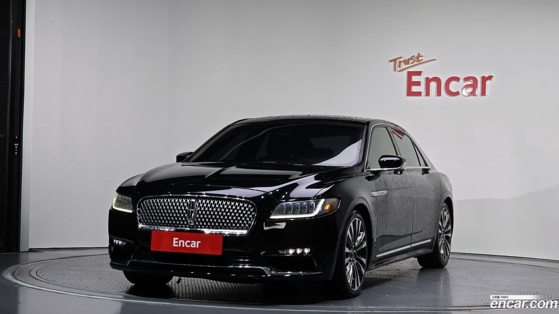 Main__Slider__Photo:Continental Lincoln 2017.6-0