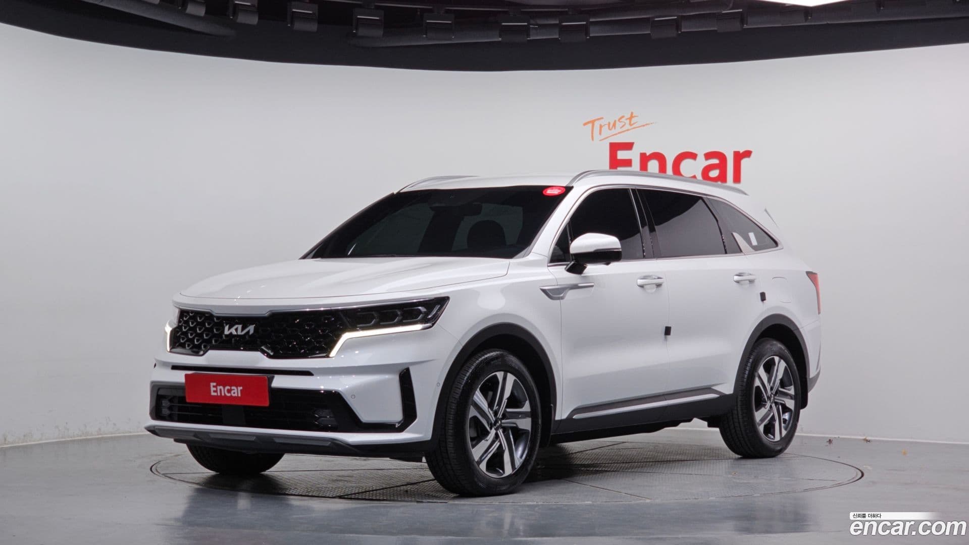 Main__Slider__Photo:Sorento Kia 2021.9-0