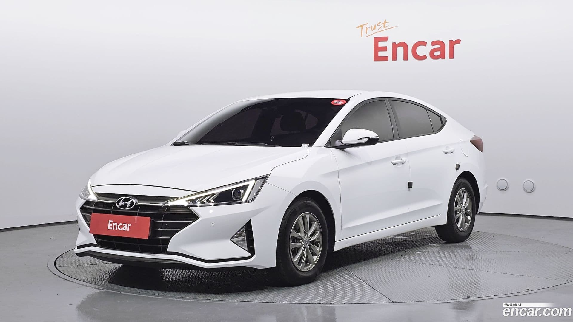 Main__Slider__Photo:AVANTE Hyundai 2018.8-0