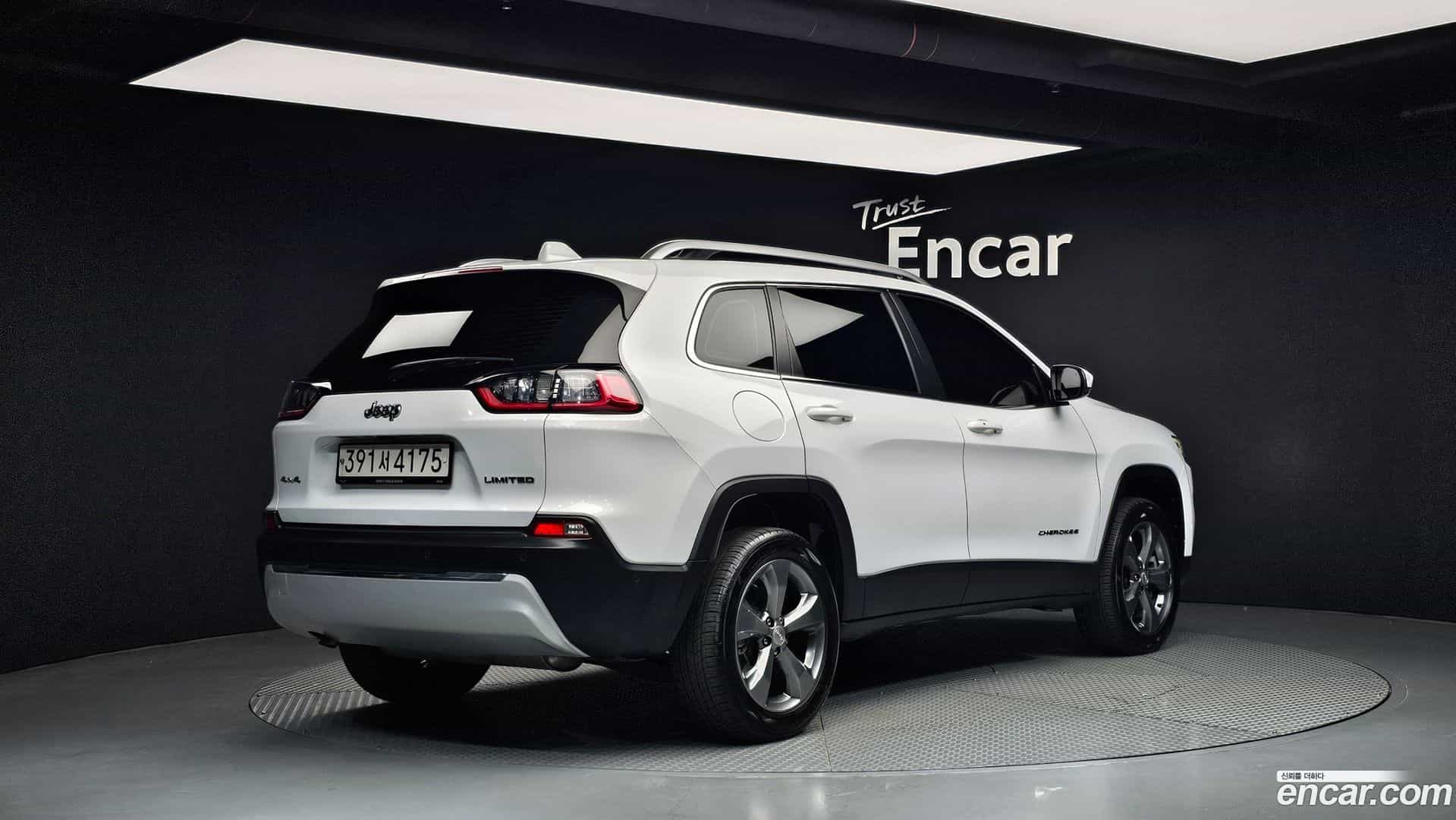Cherokee Jeep 2021.3-OUTER-002