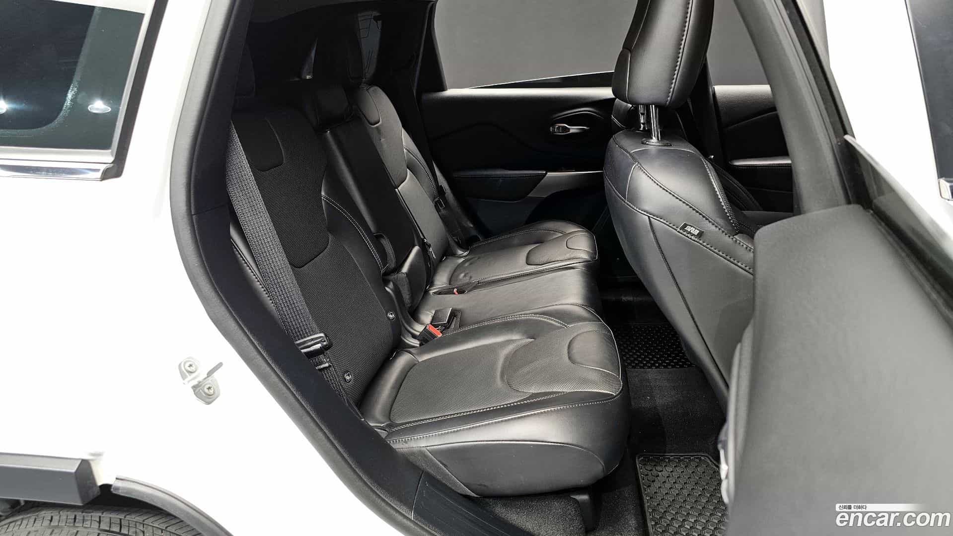 Cherokee Jeep 2021.3-OPTION-016