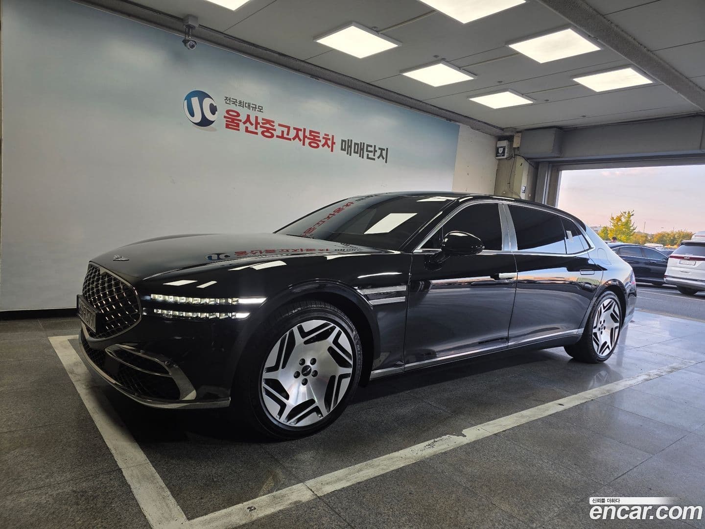 Main__Slider__Photo:G90 Genesis 2022.9-0