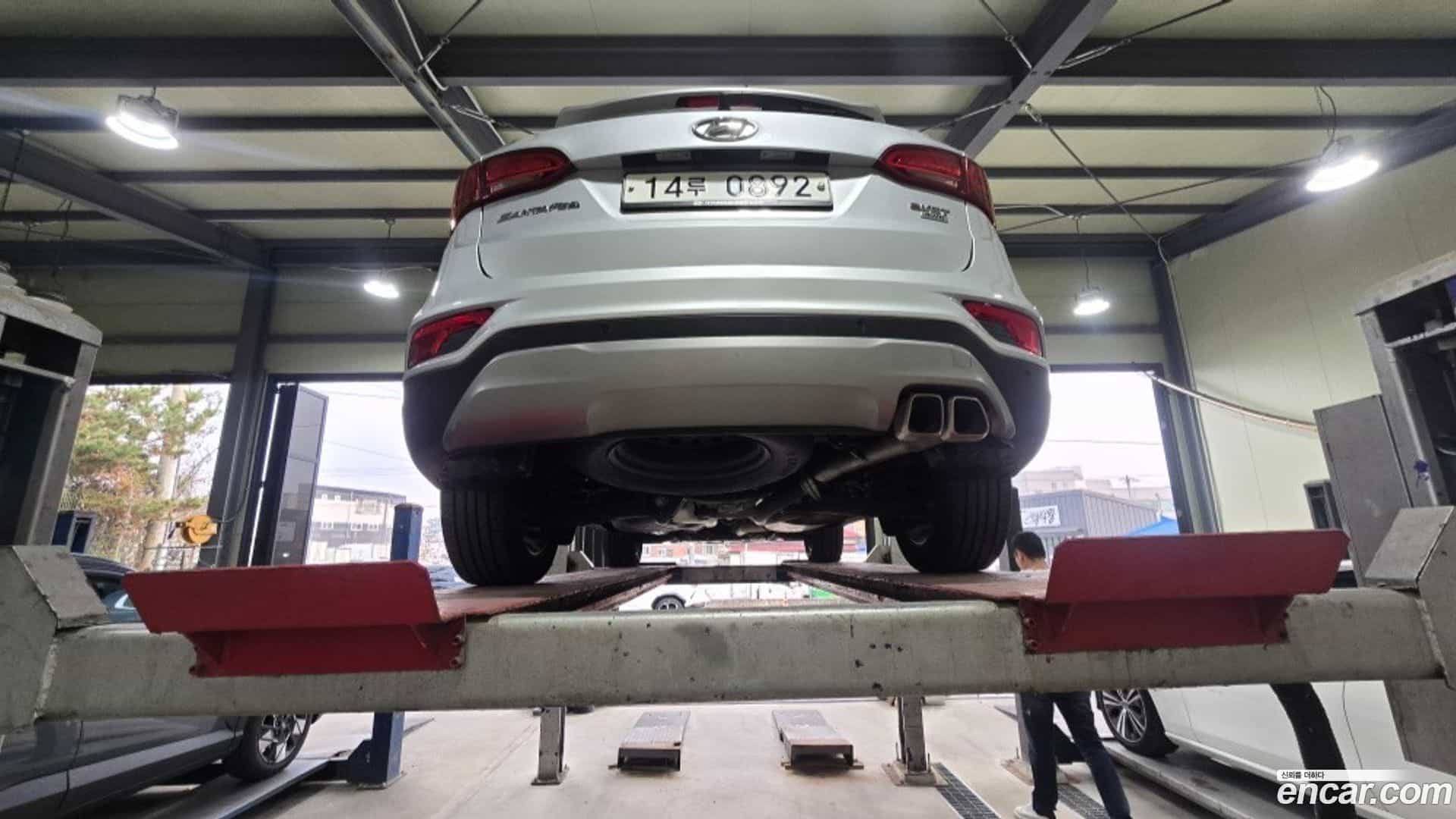 Santafe Hyundai 2015.8-OUTER-2