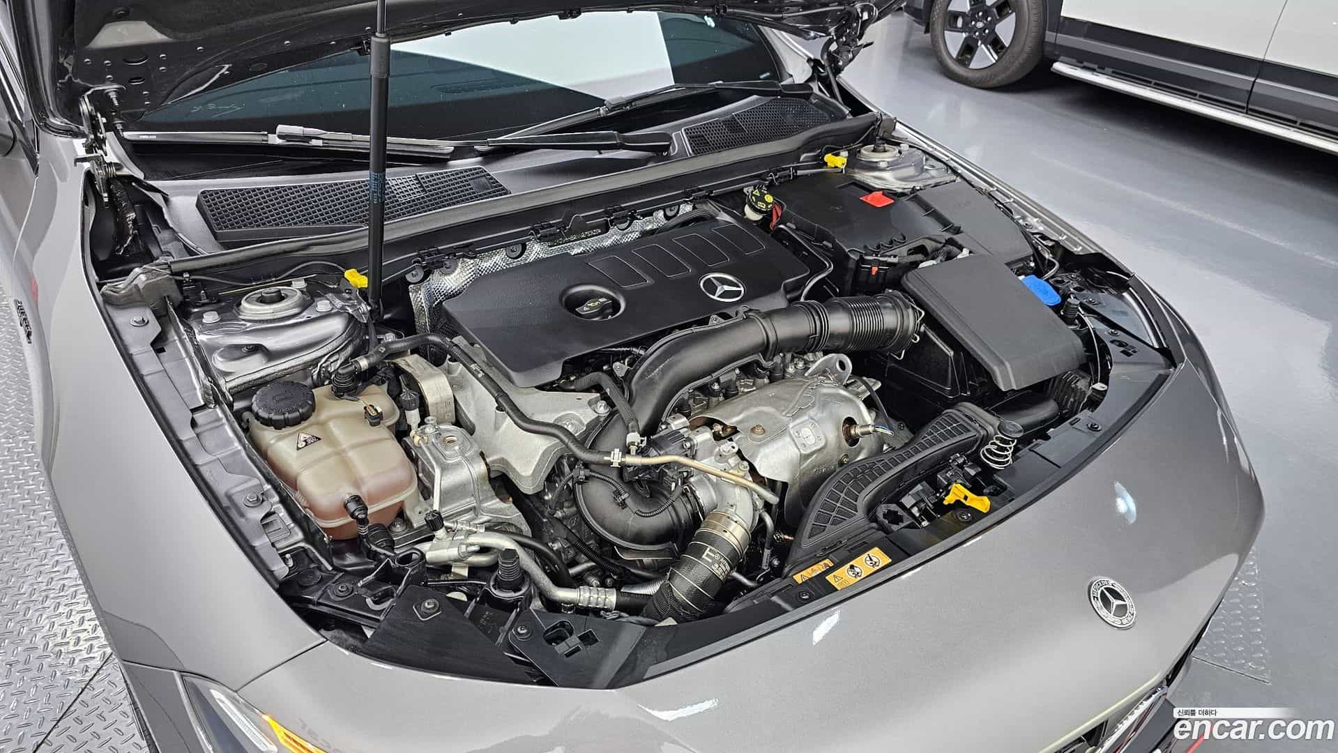 CLA-Class Mercedes-Benz 2022.2-INNER-006