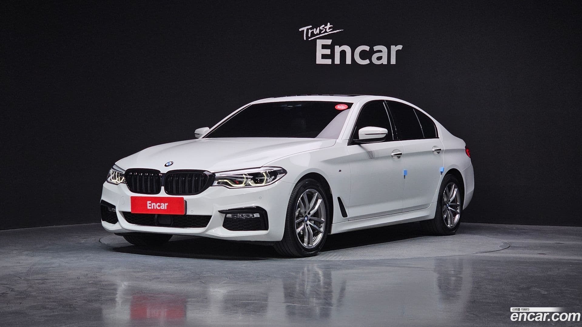 Main__Slider__Photo:5-Series BMW 2017.6-0