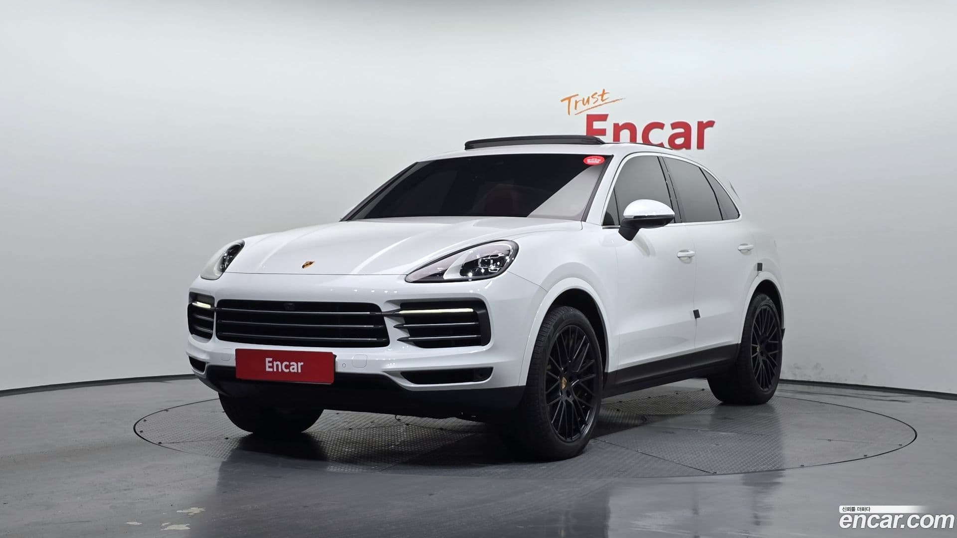Main__Slider__Photo:Cayenne Porsche 2019.4-0