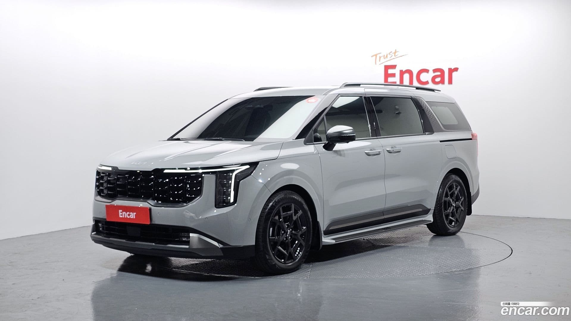 Main__Slider__Photo:Canival Kia 2024.7-0