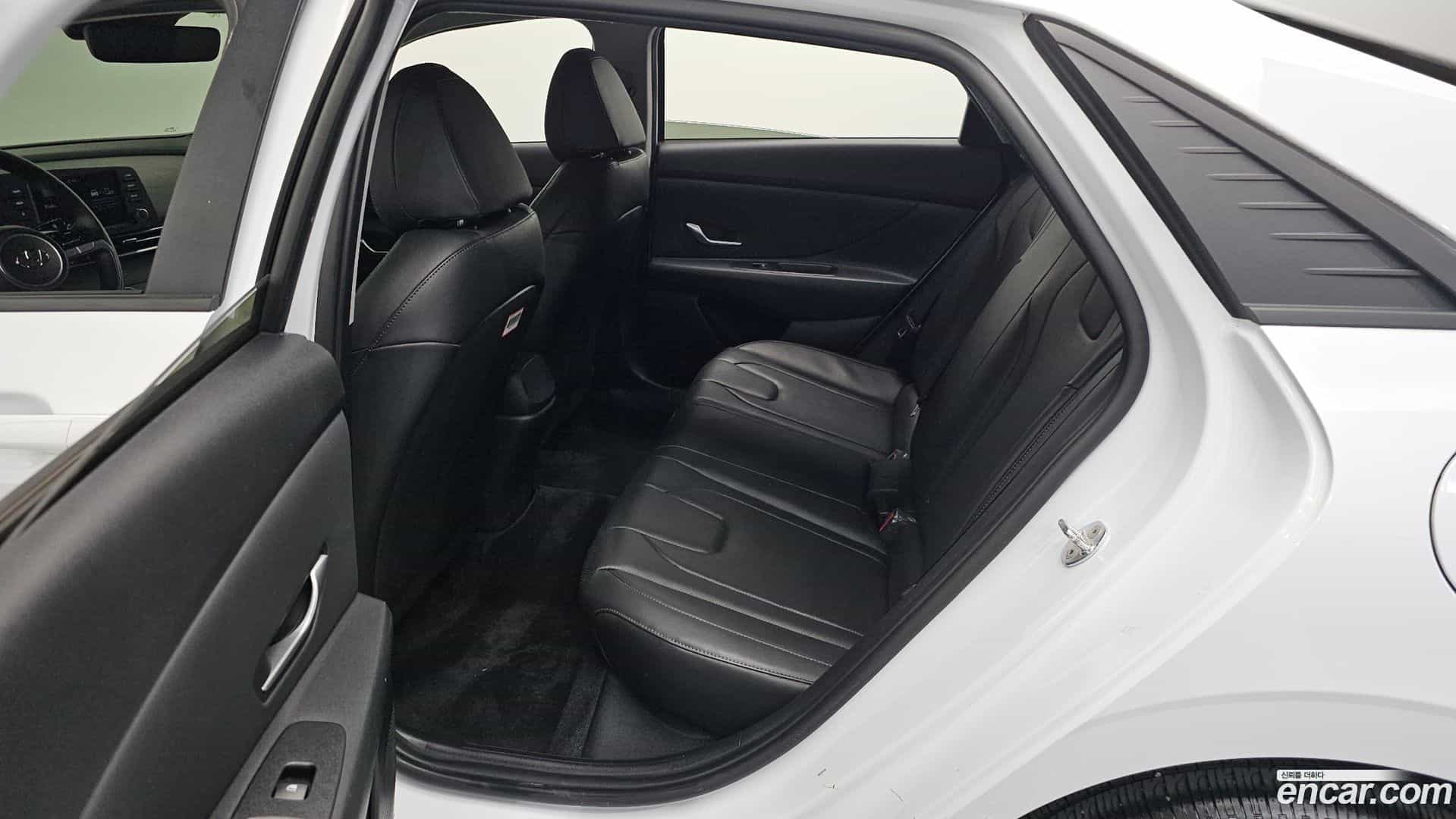 AVANTE Hyundai 2021.8-OPTION-015