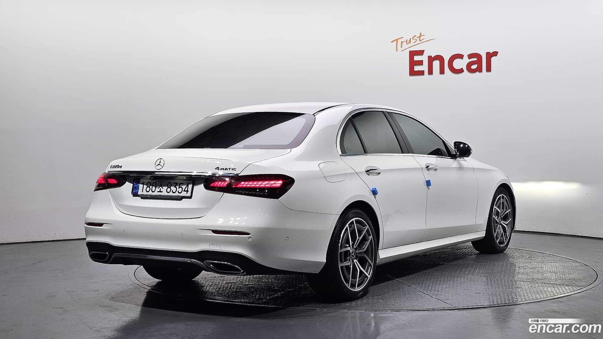 E-Class Mercedes-Benz 2020.10-OUTER-002