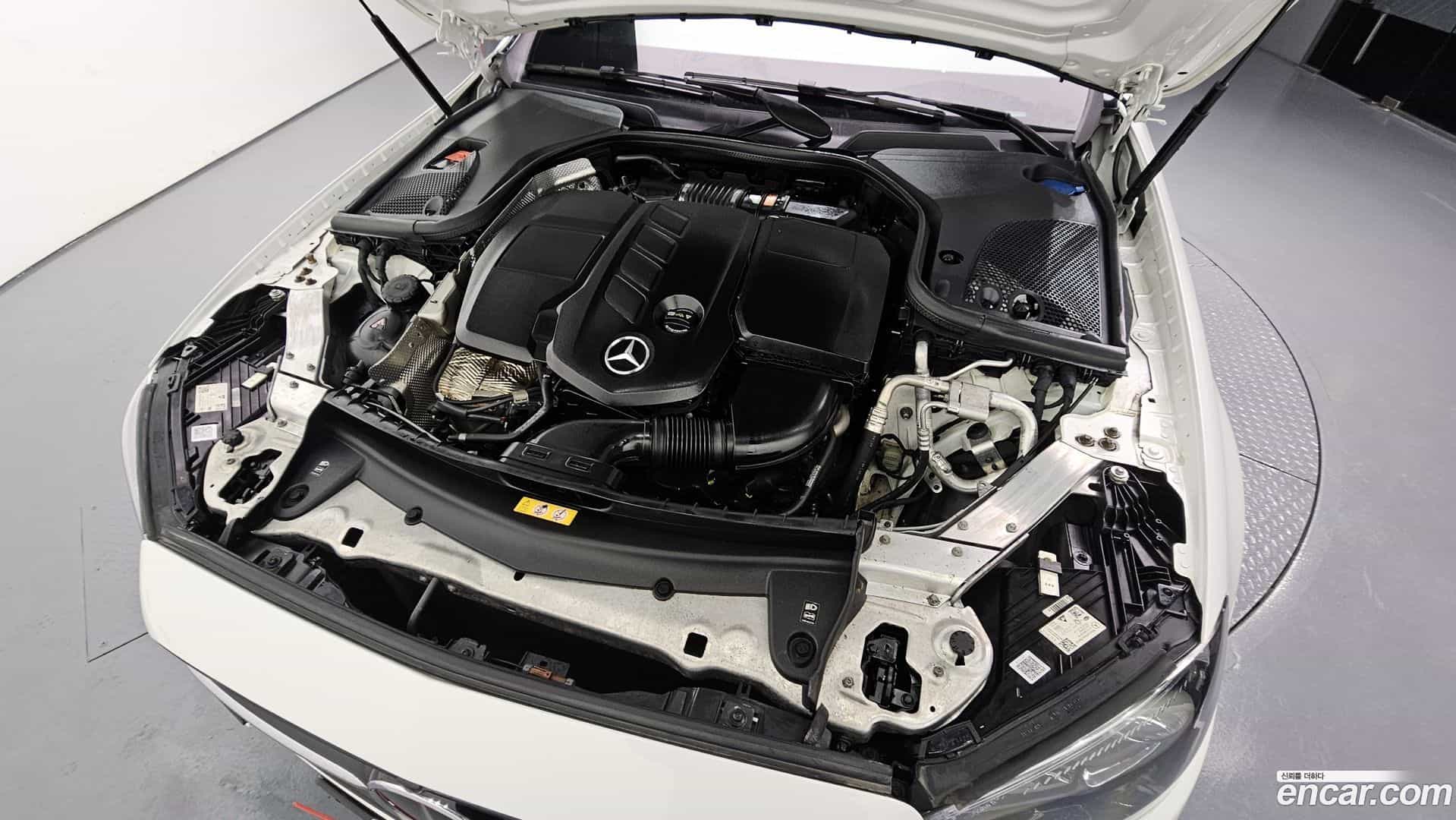 E-Class Mercedes-Benz 2020.10-INNER-006